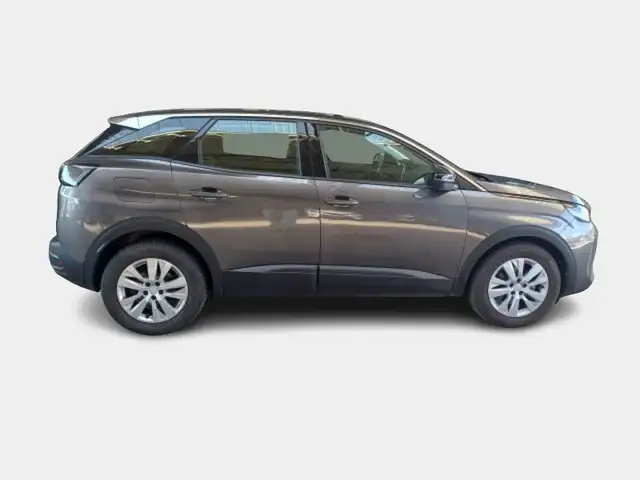 Peugeot 3008 view 3