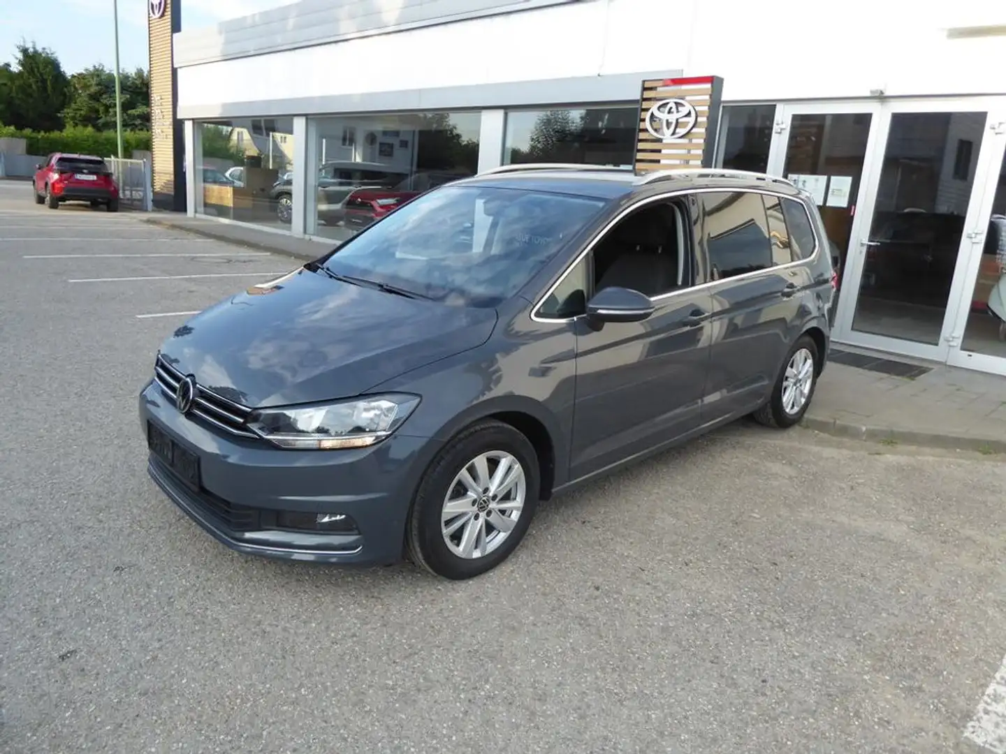 Volkswagen Touran Highline 2,0 TDI *7-SITZE*KAMERA* Grau - 2