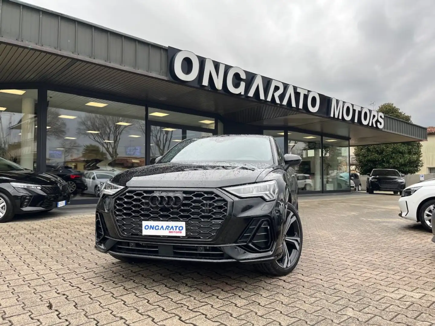 Audi Q3 35 SPB TDI S-Tronic Identity Black LIST. €65.480 Nero - 1