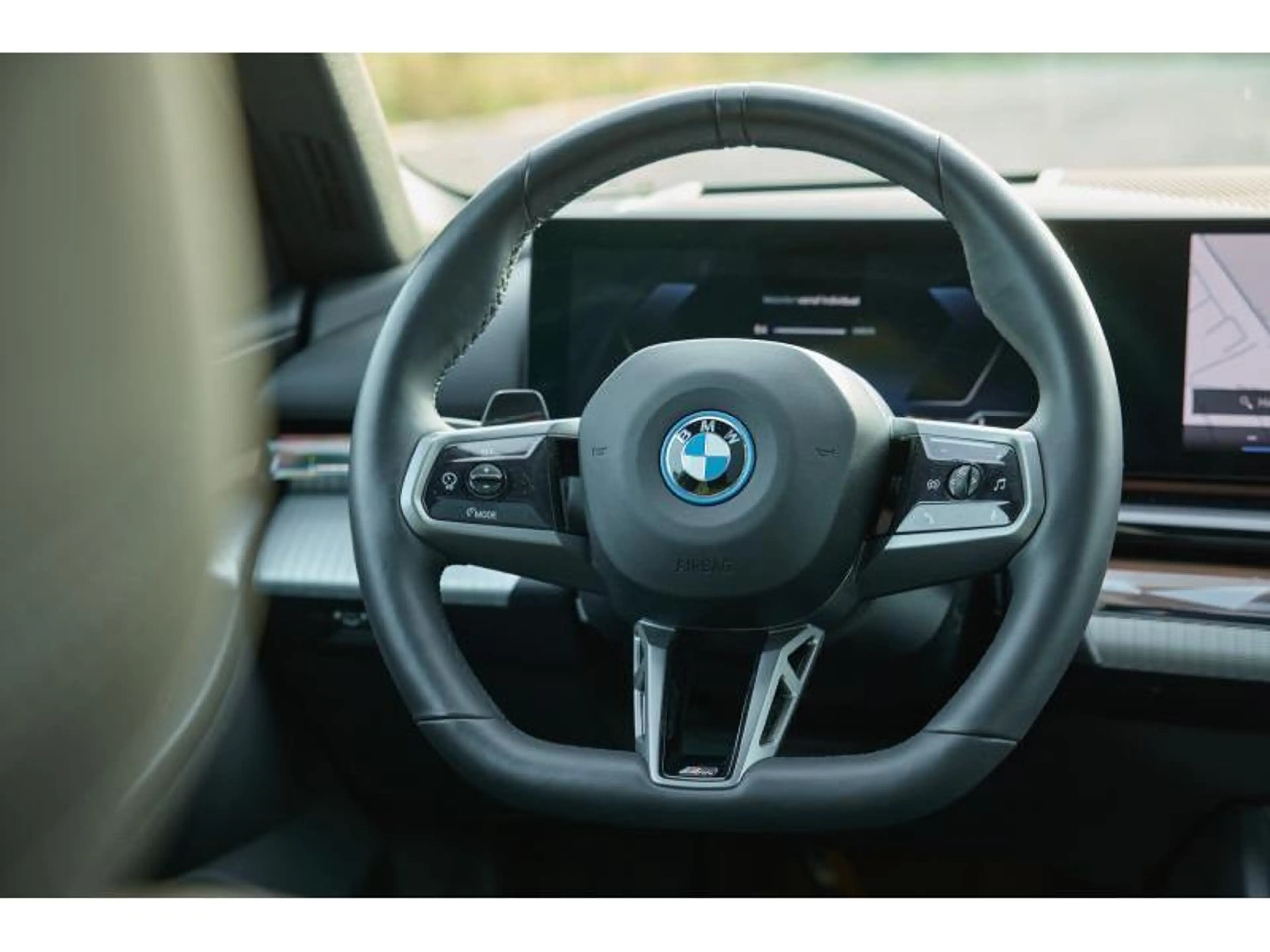 BMW i5 i5 eDrive40 Touring — photo 10