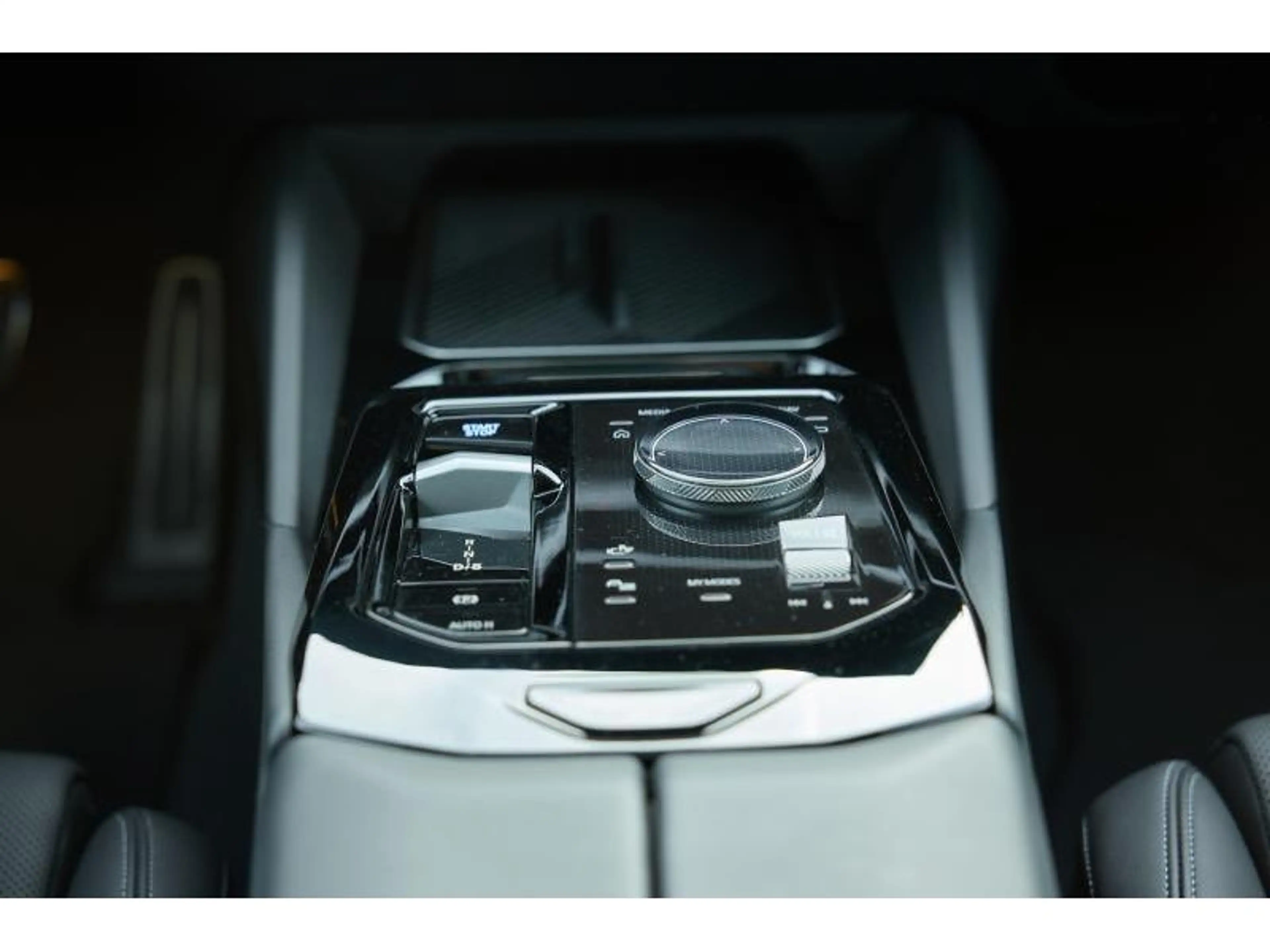 BMW i5 i5 eDrive40 Touring — photo 14
