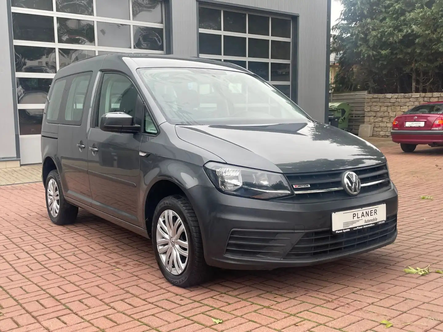 Volkswagen Caddy Trendline 4Motion DSG 1. Hand AHK Grau - 1