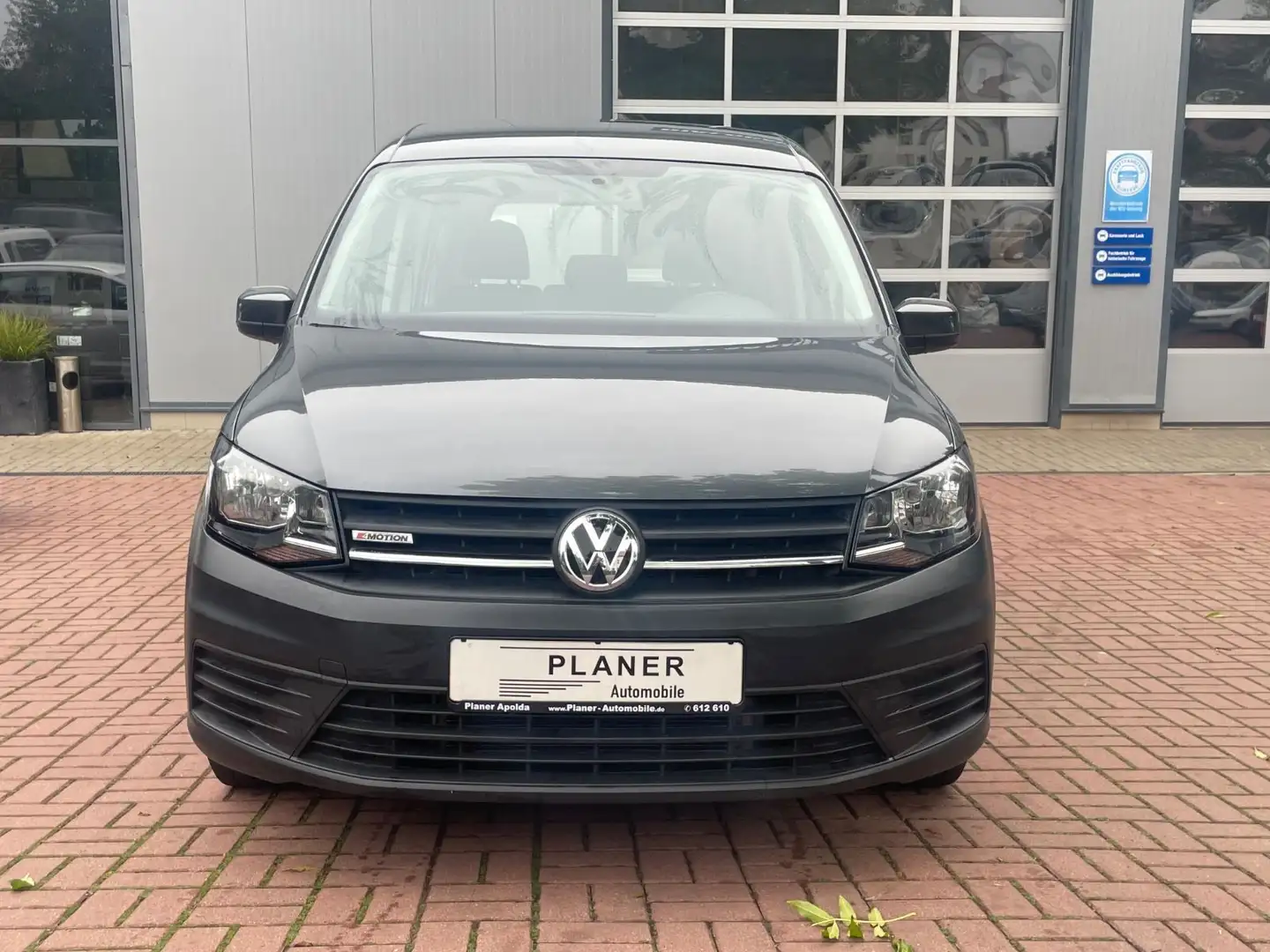 Volkswagen Caddy Trendline 4Motion DSG 1. Hand AHK Grau - 2