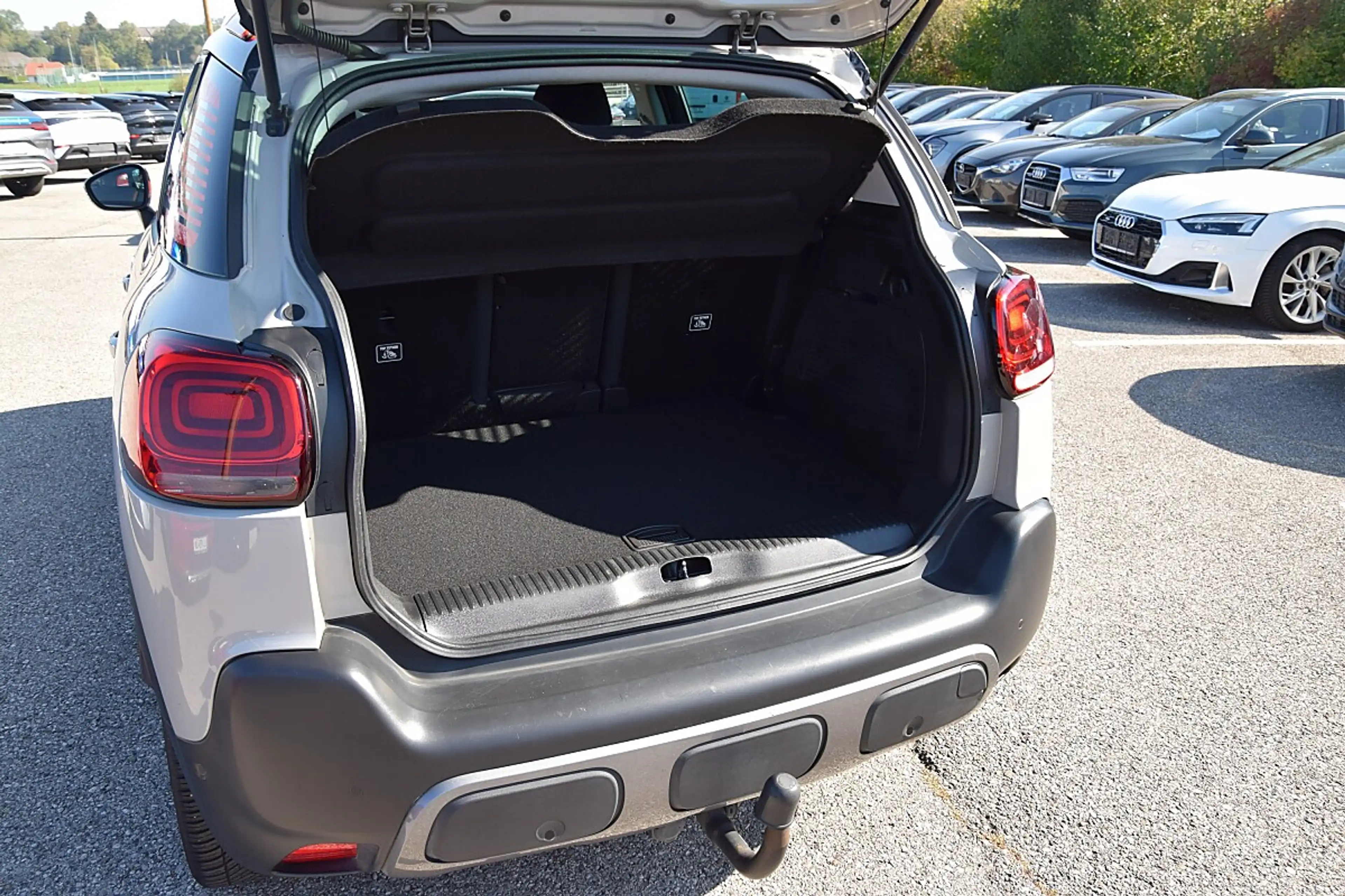 Citroen C3 Aircross PureTech130 S&S EAT6 Shine **AHK** — photo 10