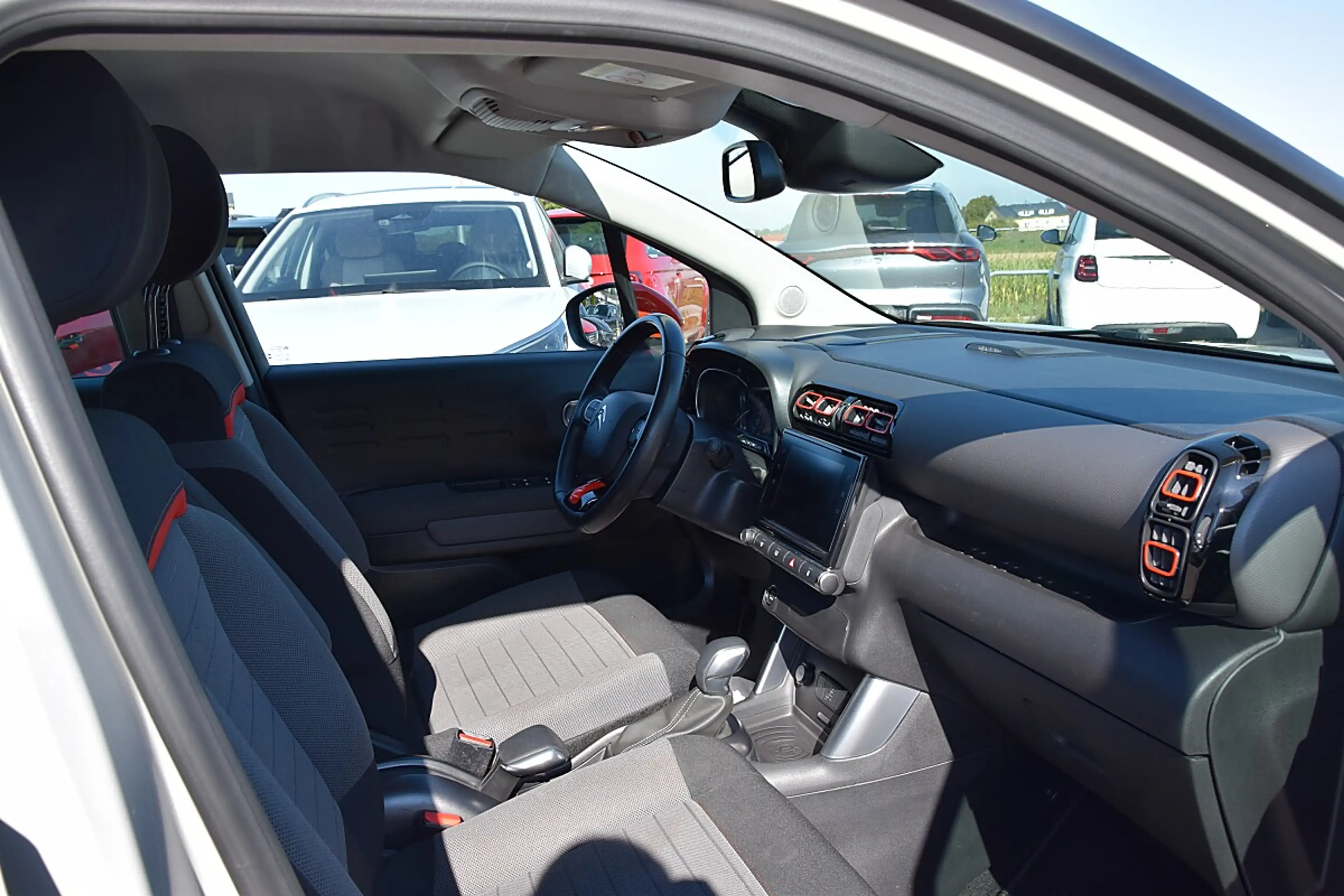Citroen C3 Aircross PureTech130 S&S EAT6 Shine **AHK** — photo 15