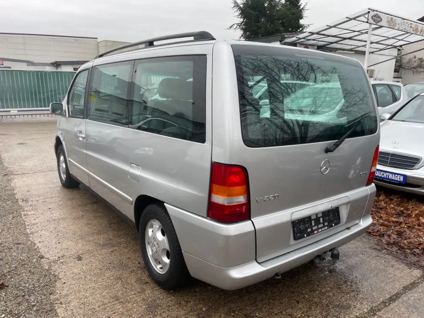 Mercedes-Benz V 220 CDI AUTOMATIK mit Rollstuhl-Rampe TÜV NEU Silber - 2