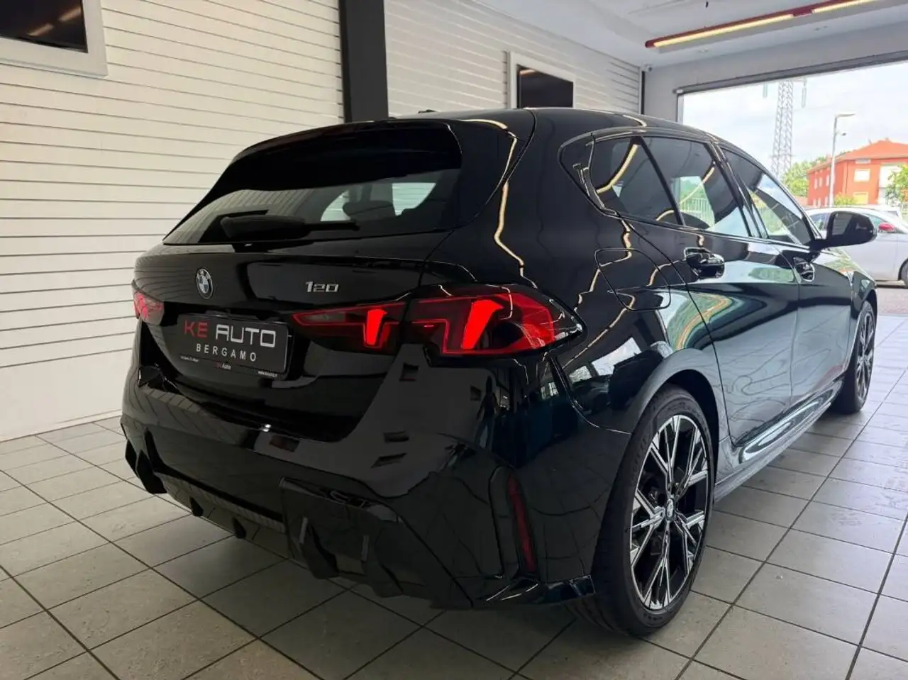 BMW 1 Series 120 48V MSport auto, миниатюра 6