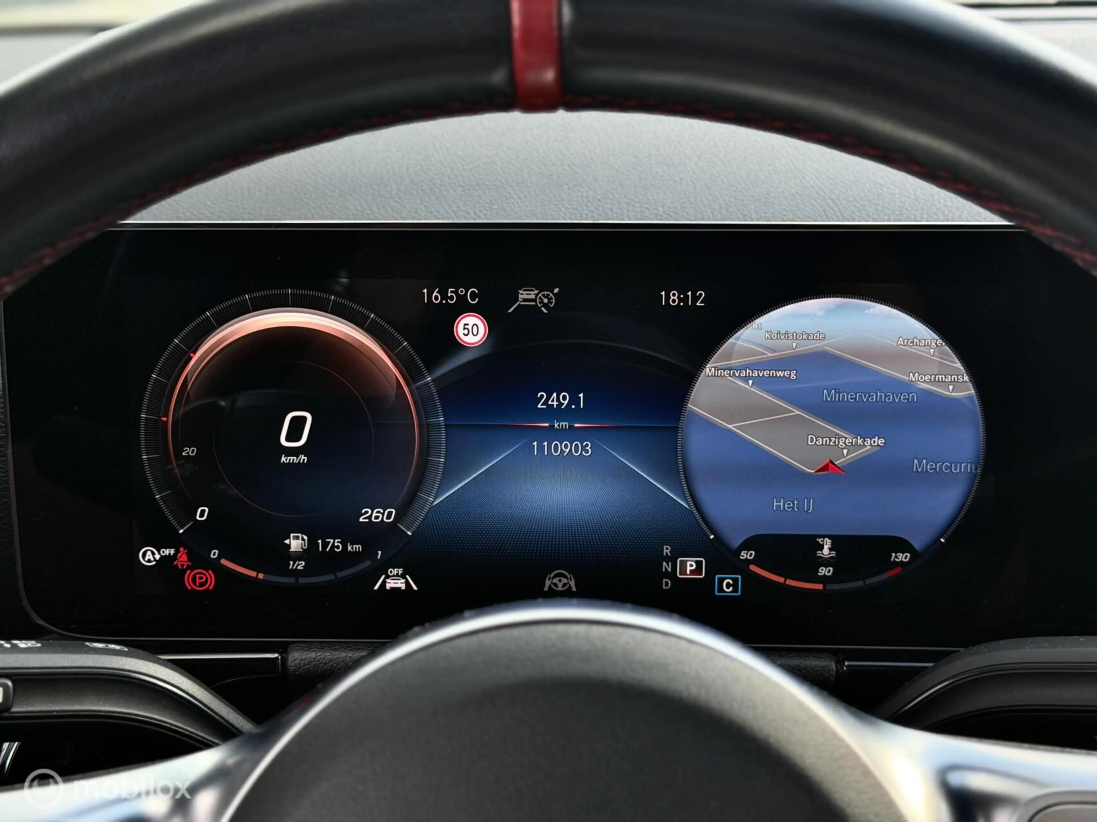Mercedes-Benz GLA 200 AMG Line|Pano |ACC |Carbon — photo 21