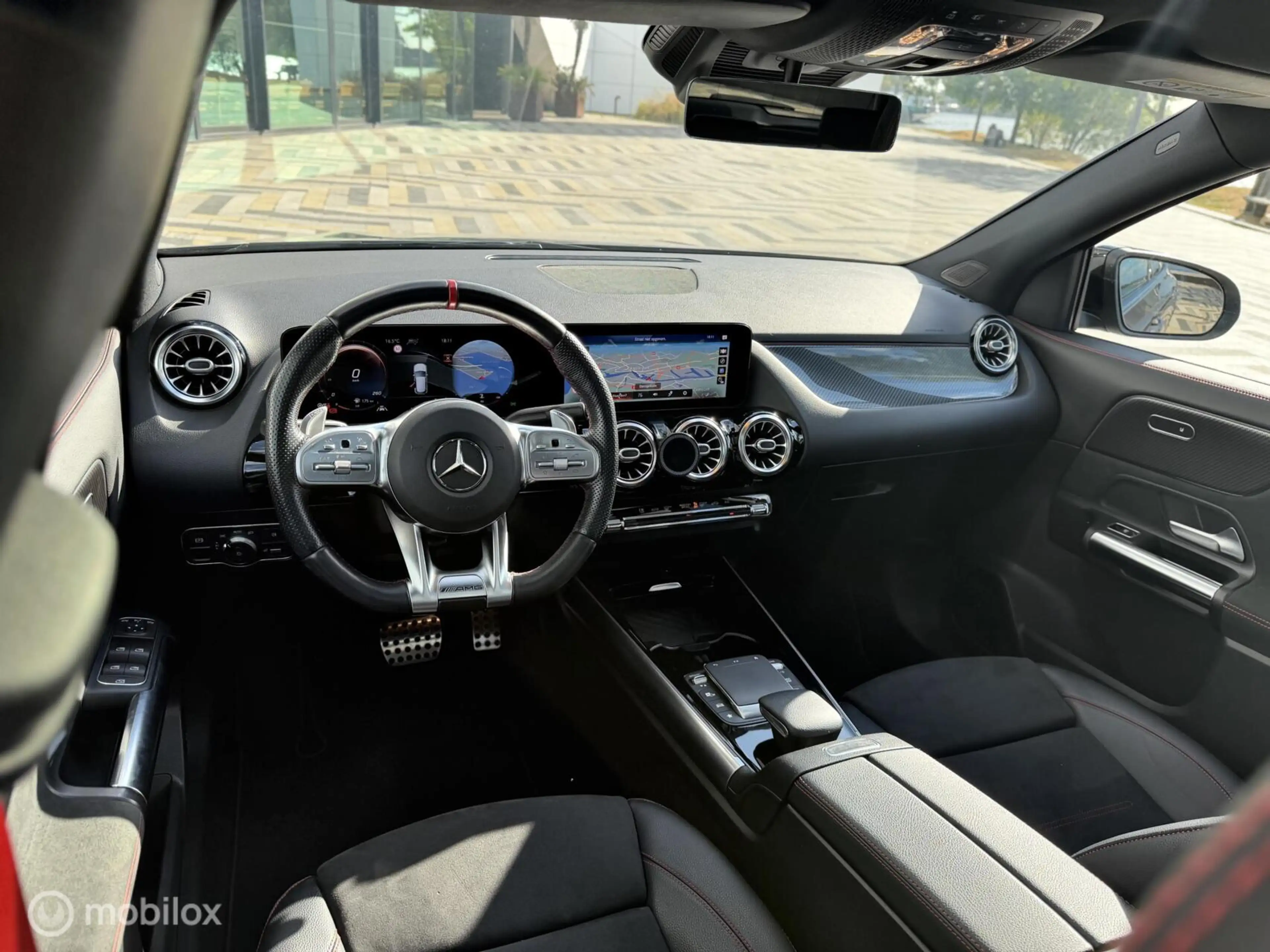 Mercedes-Benz GLA 200 AMG Line|Pano |ACC |Carbon — photo 14