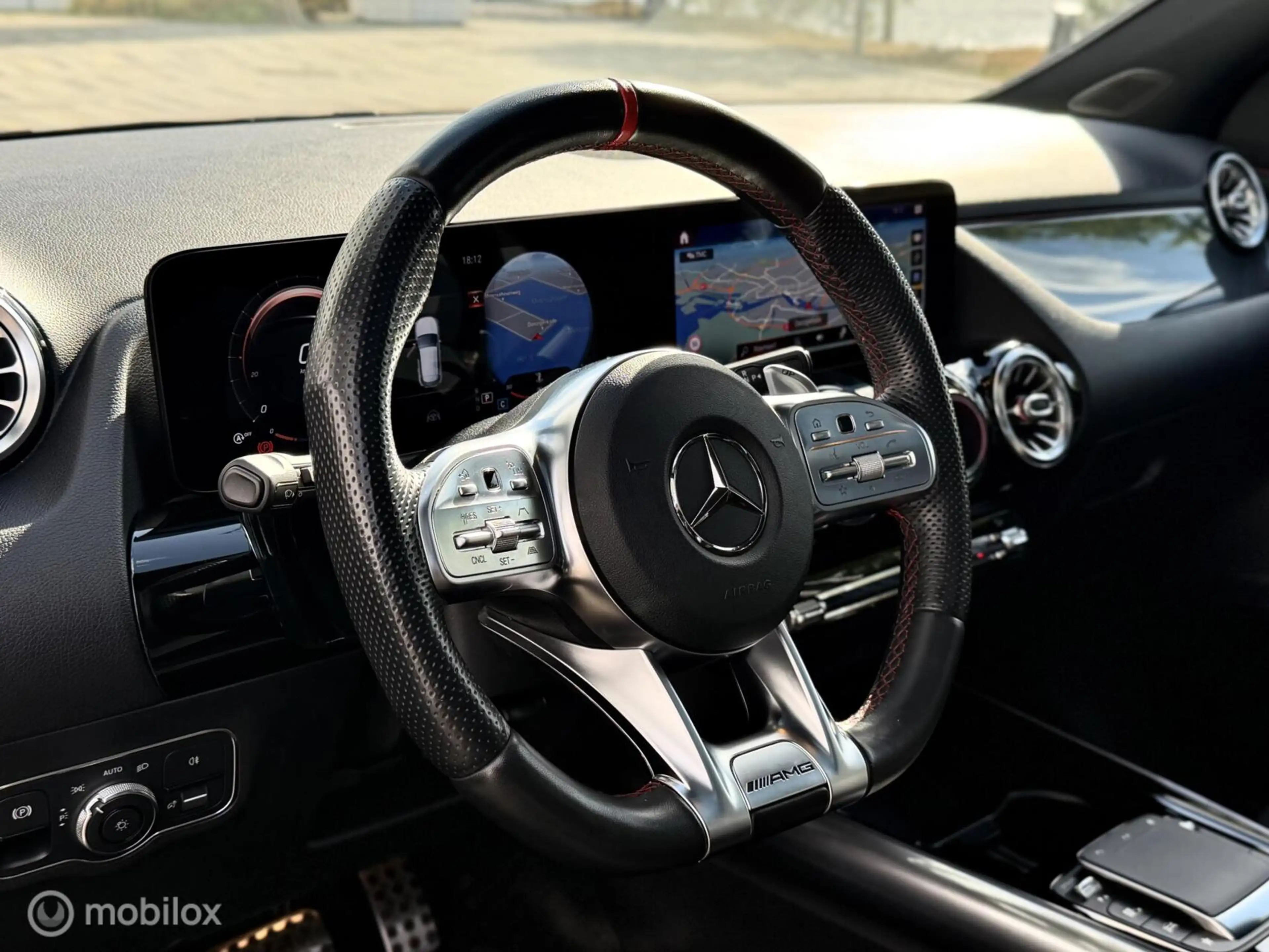 Mercedes-Benz GLA 200 AMG Line|Pano |ACC |Carbon — photo 3