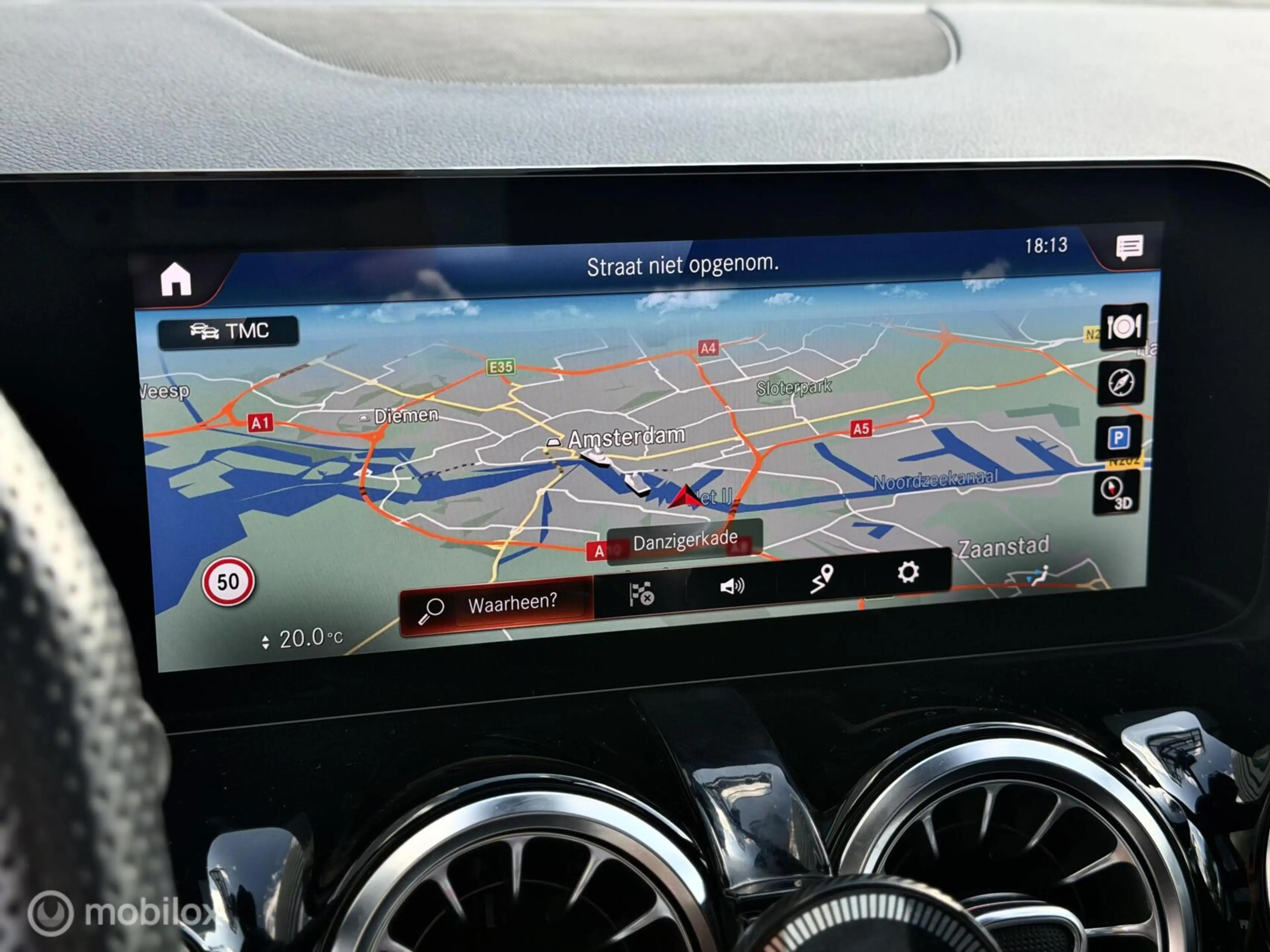 Mercedes-Benz GLA 200 AMG Line|Pano |ACC |Carbon — photo 25