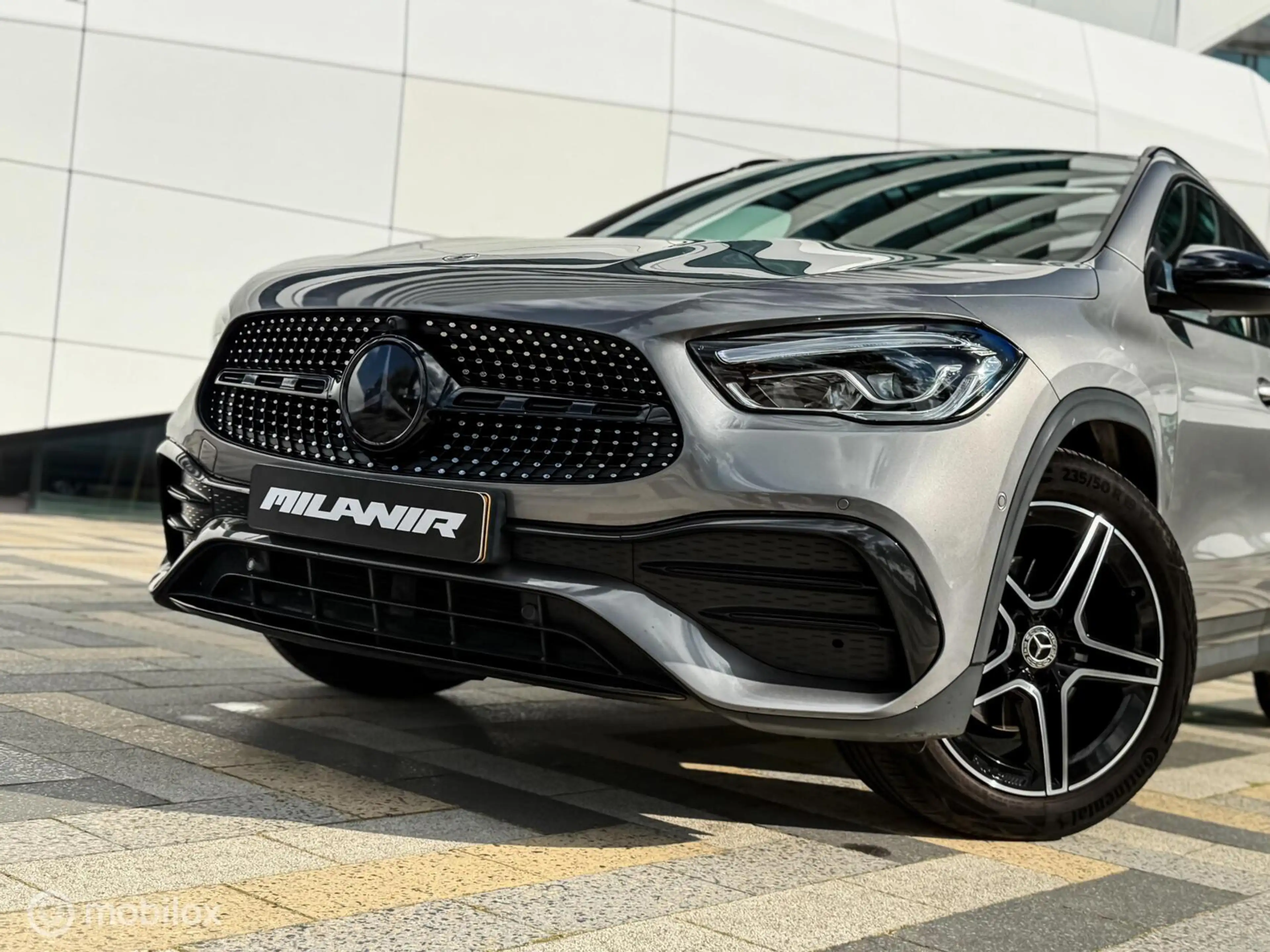 Mercedes-Benz GLA 200 AMG Line|Pano |ACC |Carbon — photo 6