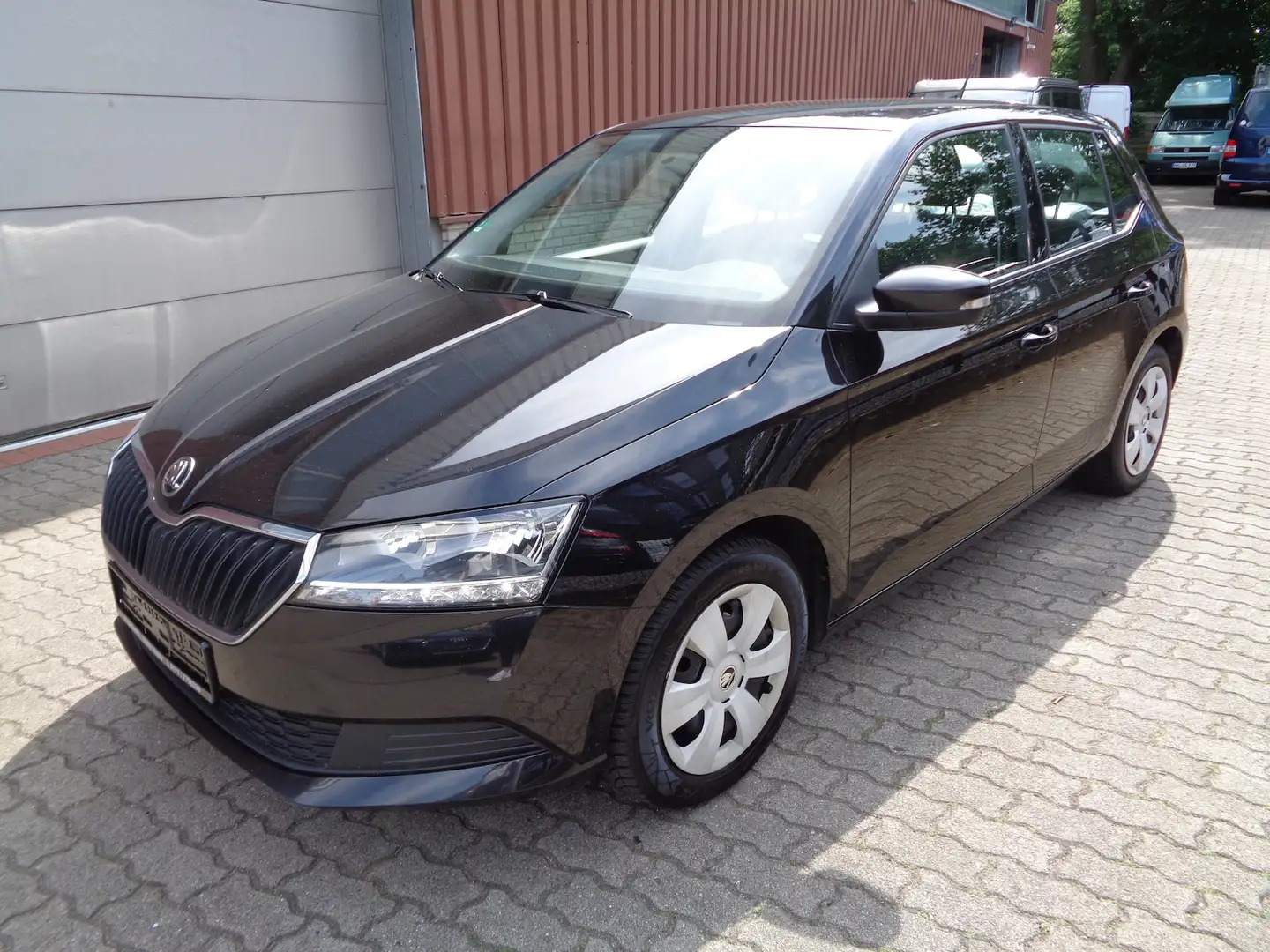 Skoda Fabia 1.0 MPI Cool Plus, Klima, SHZ, 1.Hand Schwarz - 1