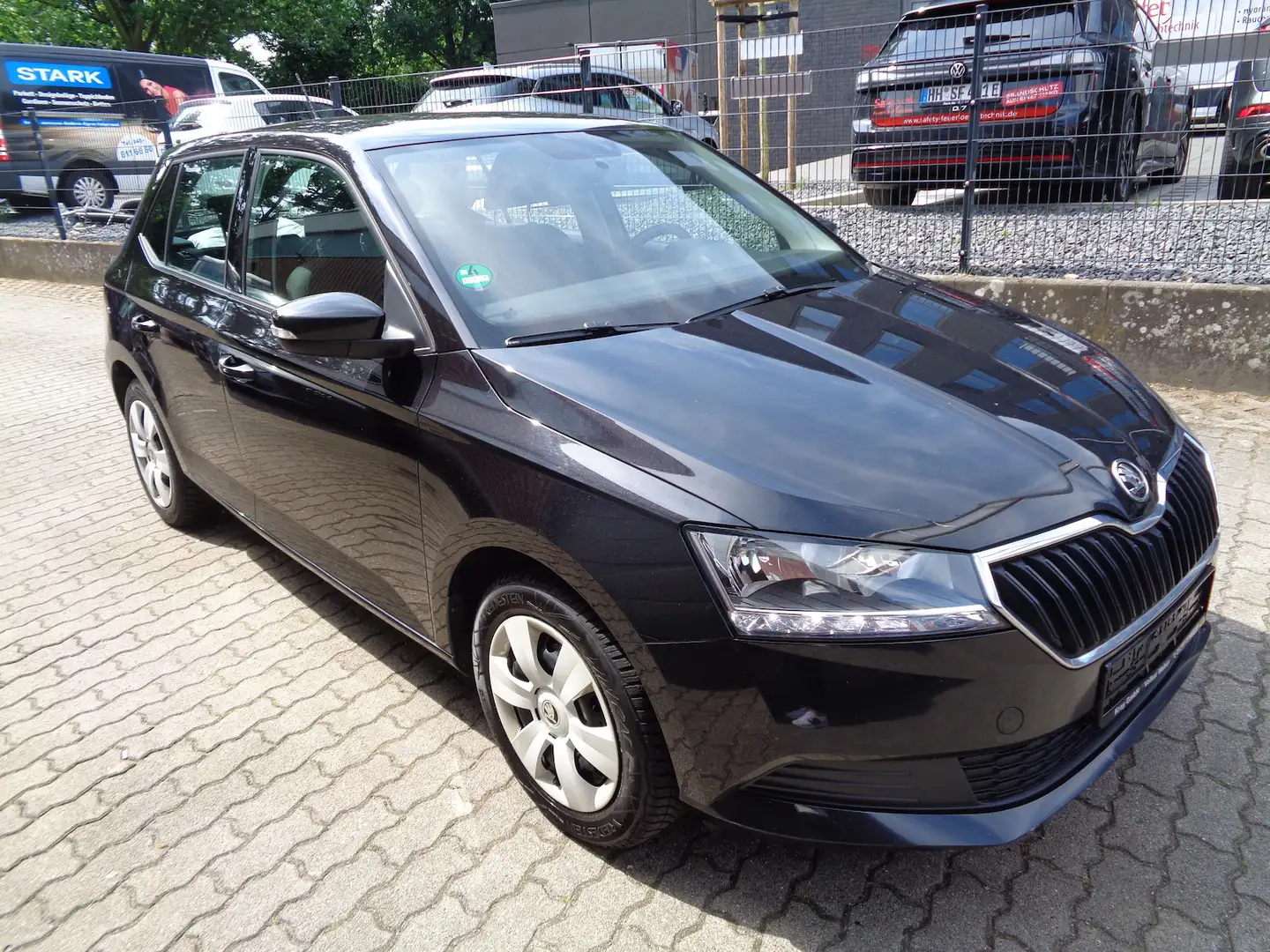 Skoda Fabia 1.0 MPI Cool Plus, Klima, SHZ, 1.Hand Schwarz - 2