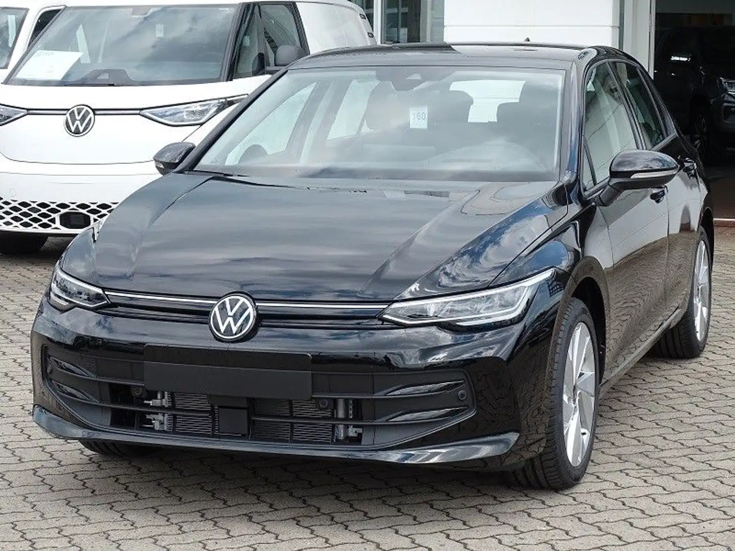 Volkswagen Golf 1.5 eTSI DSG Life / Business Premium Schwarz - 2