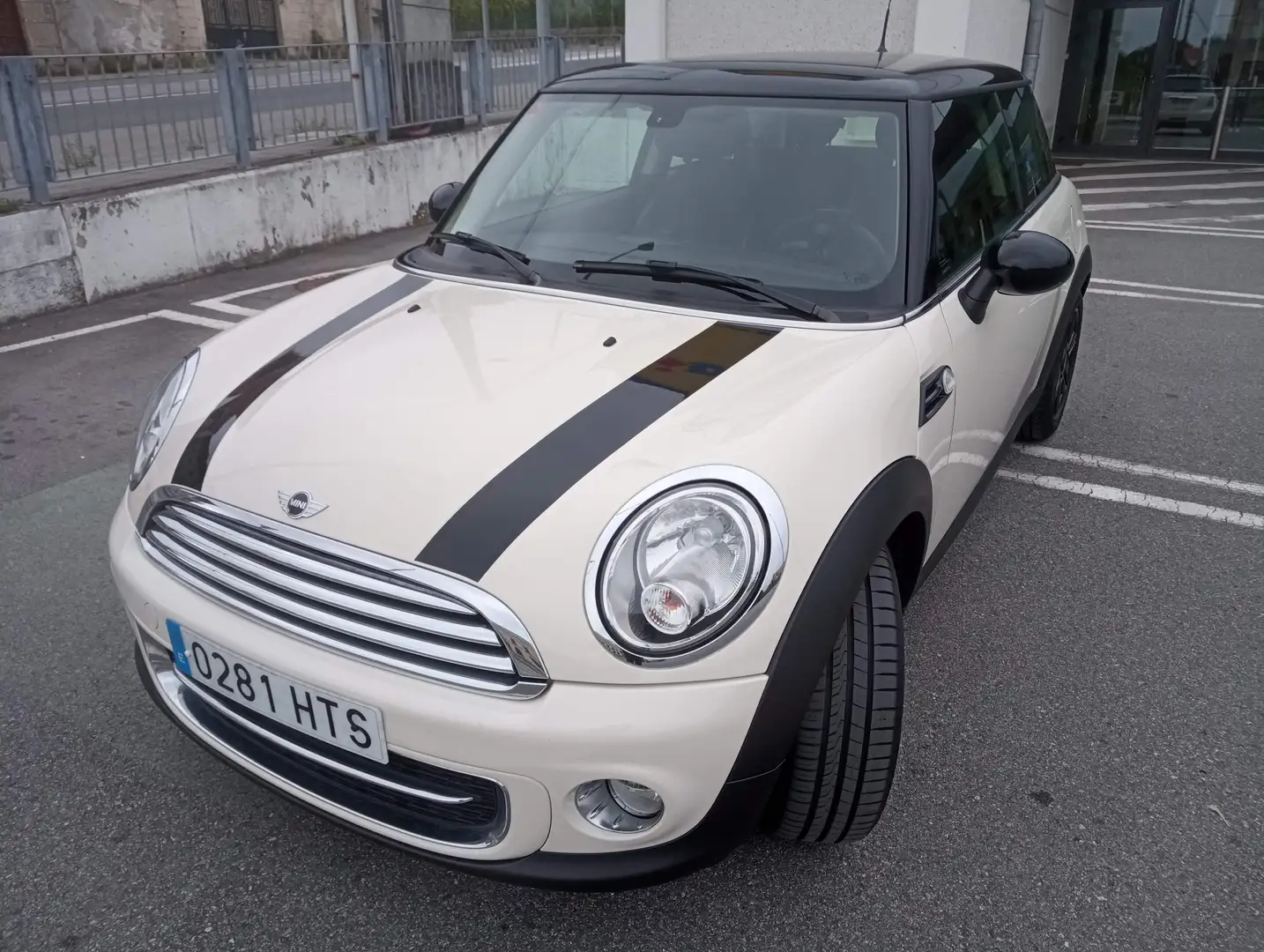 MINI Cooper D bež - 2