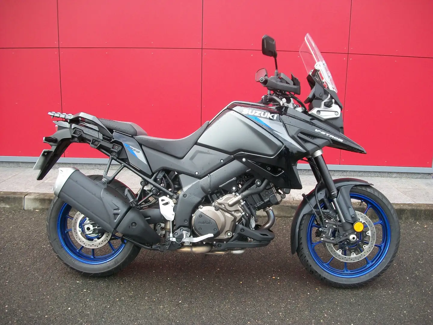 Suzuki V-Strom 1050 Schwarz - 1