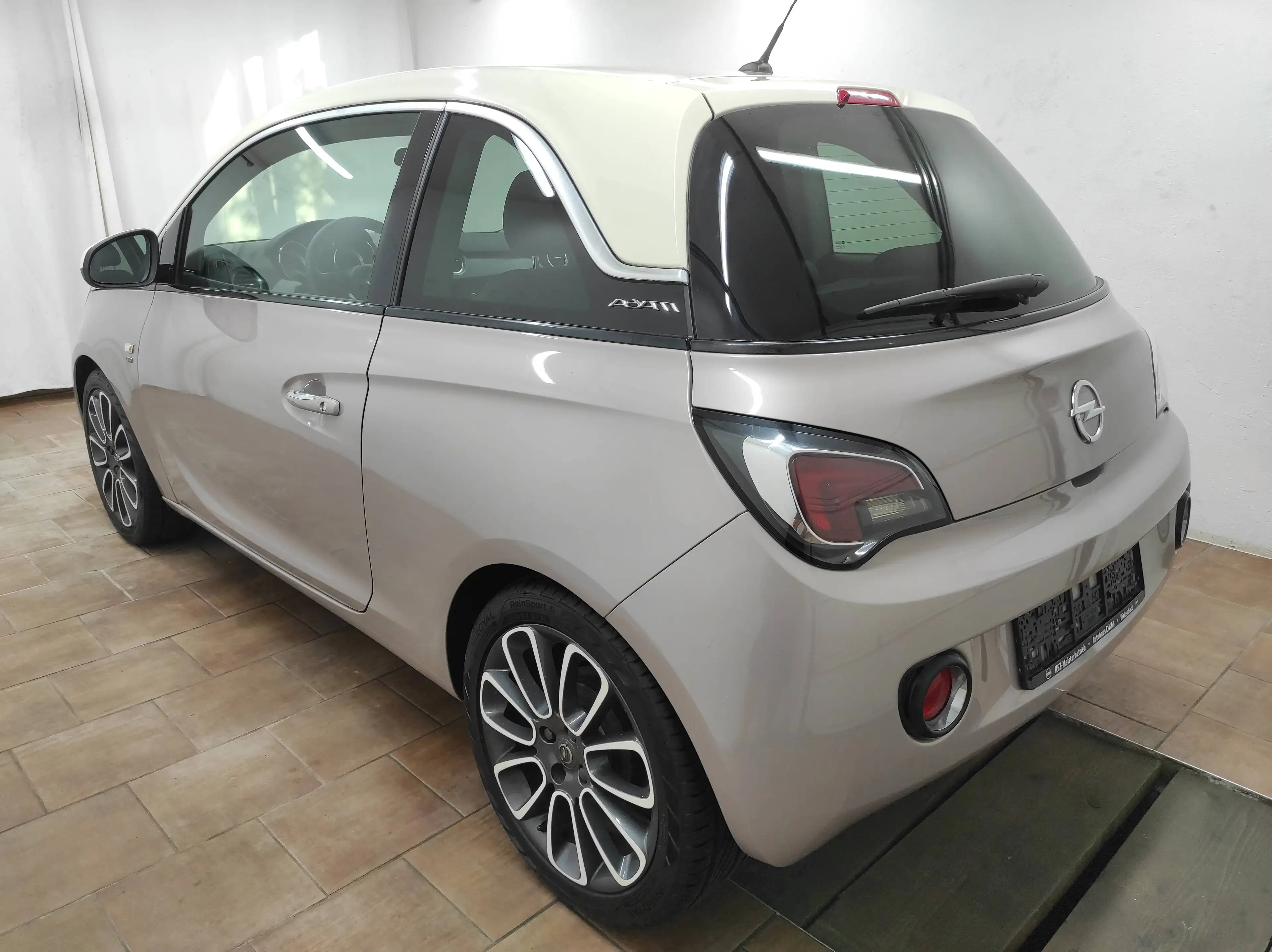 Opel Adam 1.4 KLIMAA TEMP BC USB ESP LEDER EURO-5 STERNEN-HIMMEL Germany's next Topmodel — photo 6