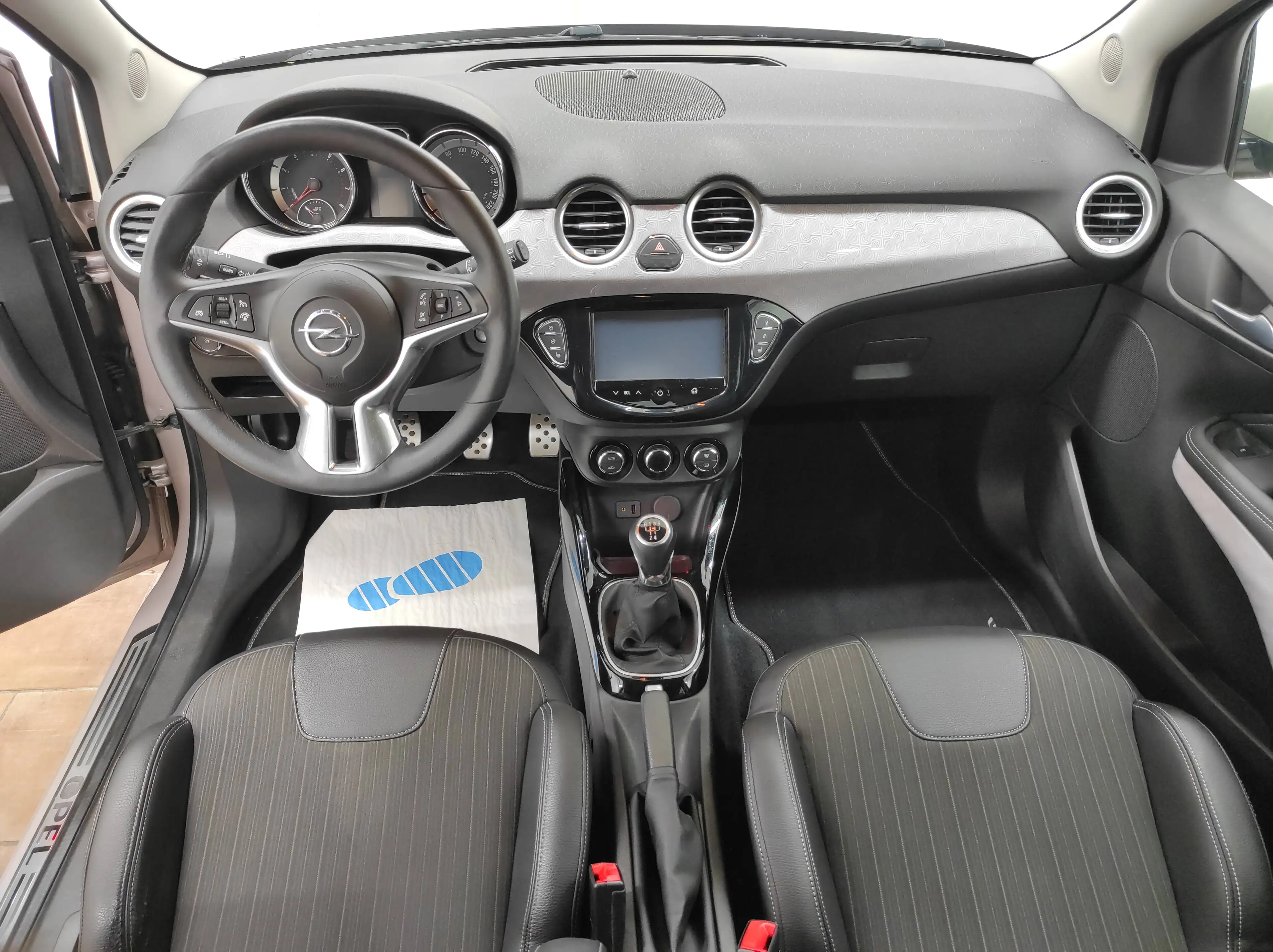 Opel Adam 1.4 KLIMAA TEMP BC USB ESP LEDER EURO-5 STERNEN-HIMMEL Germany's next Topmodel — photo 12