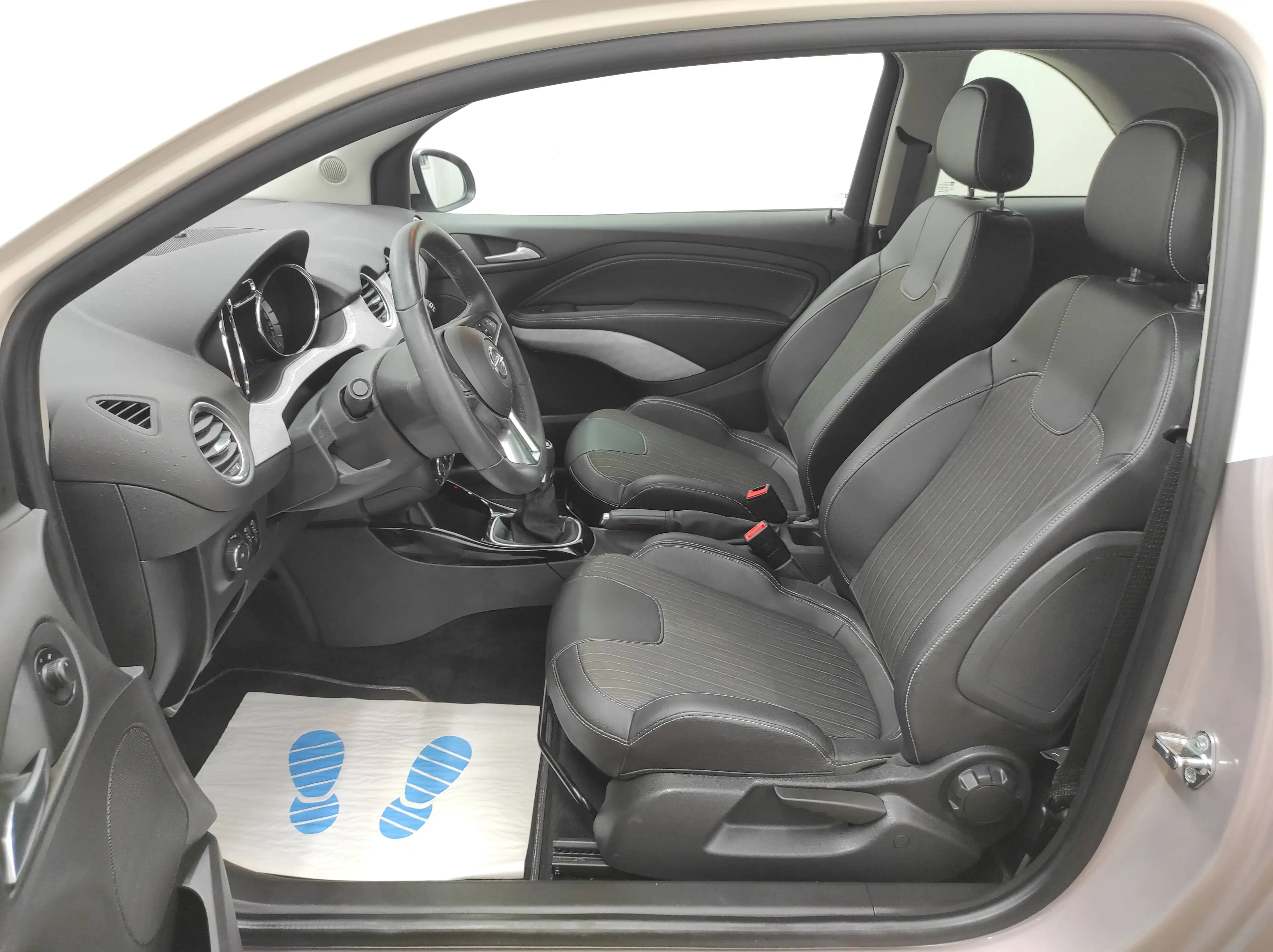 Opel Adam 1.4 KLIMAA TEMP BC USB ESP LEDER EURO-5 STERNEN-HIMMEL Germany's next Topmodel — photo 9