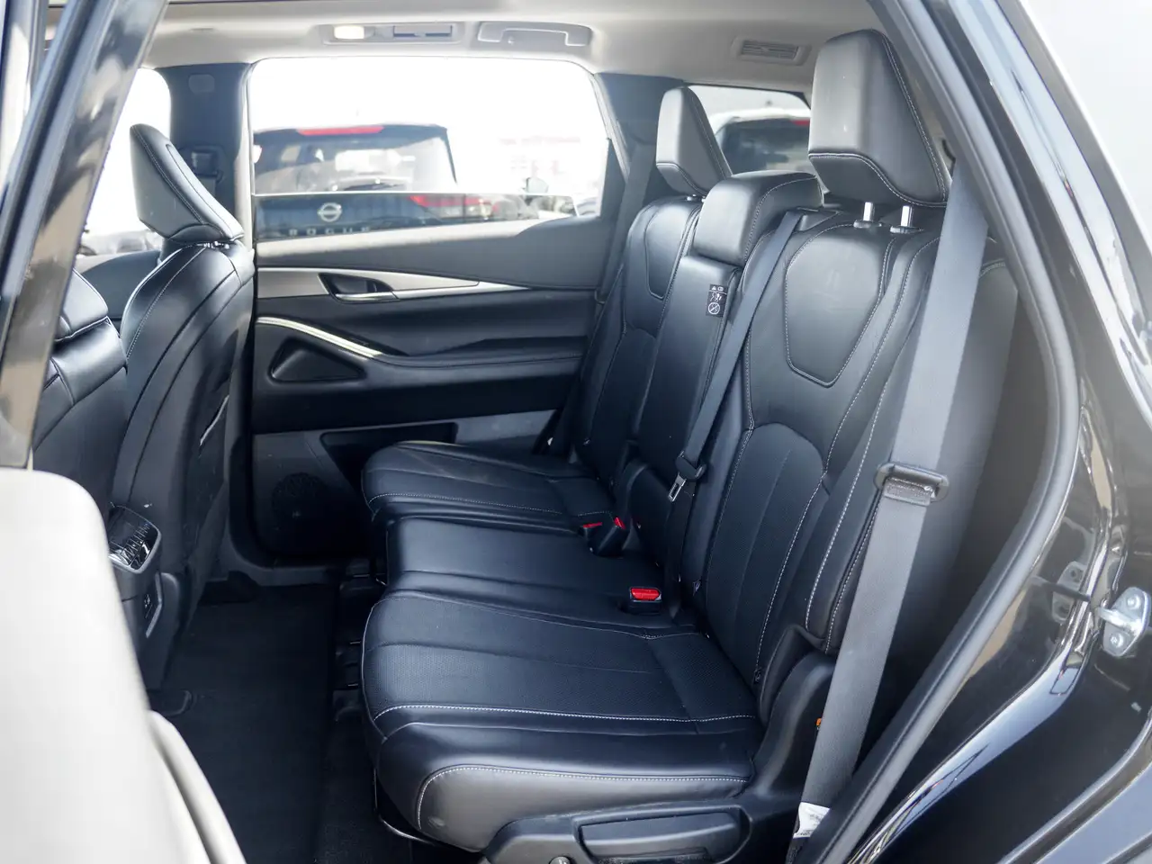 Infiniti QX60 снимка Infiniti QX60