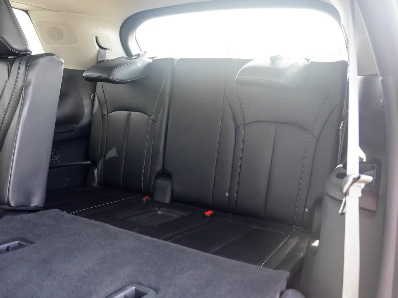 Infiniti QX60 снимка Infiniti QX60