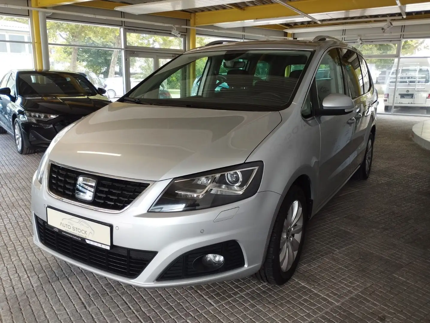 SEAT Alhambra 2.0 TDI DSG Style Xe Nav Standheiz Pano Argent - 2
