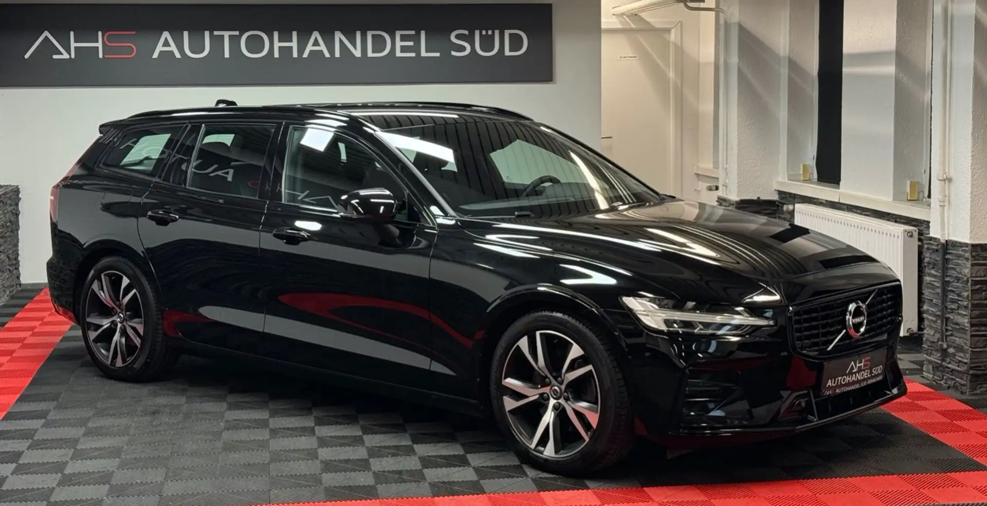 Volvo V60 R Design*LEDER*STHZG*KAMERA*LED* Schwarz - 2