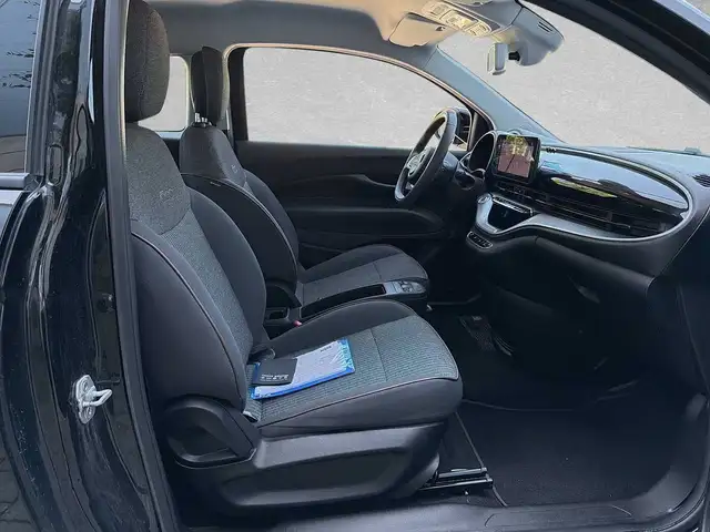 Fiat 500e view 6