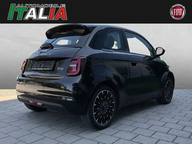Fiat 500e view 2