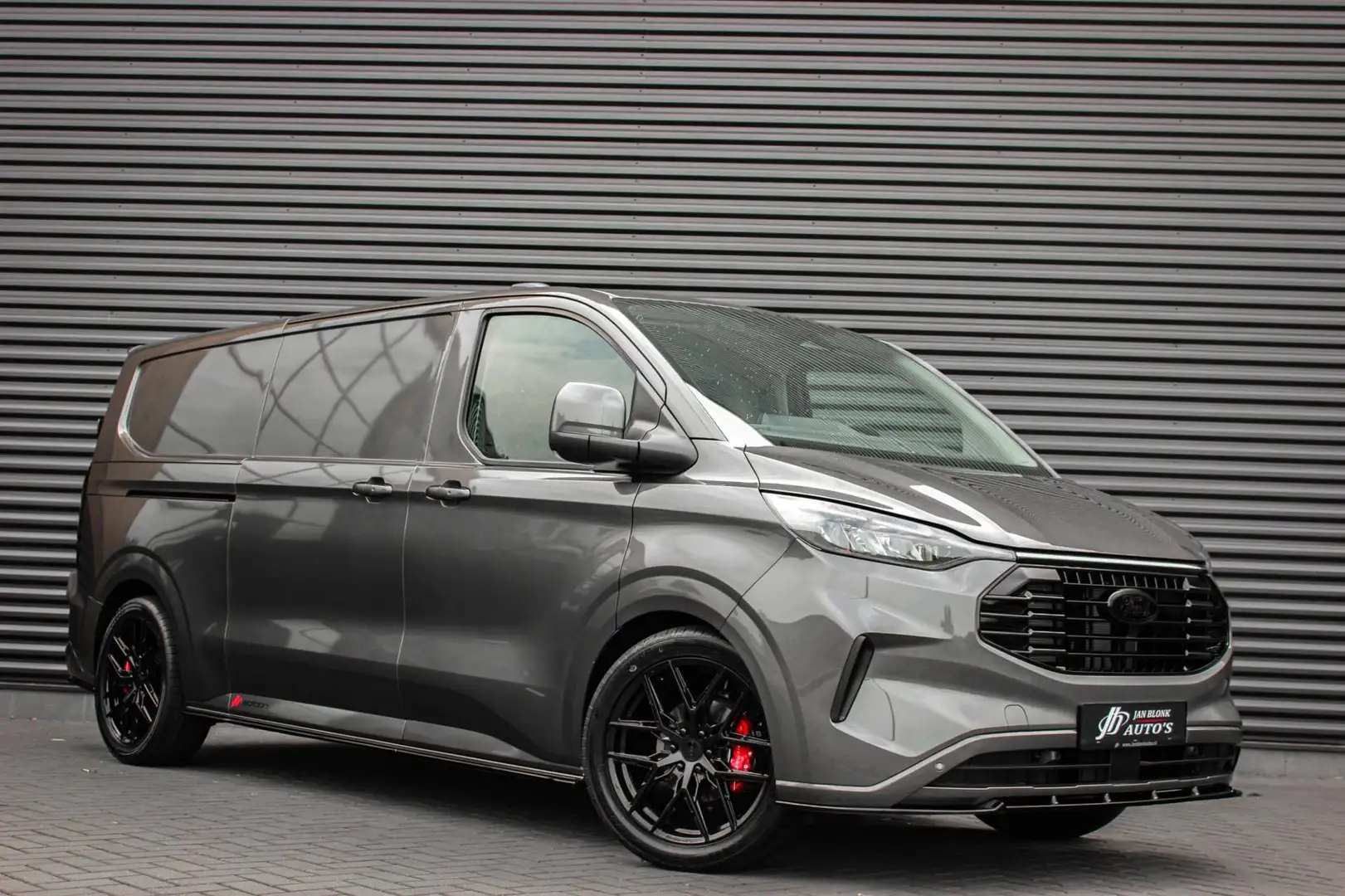 Ford Transit Custom 320 2.0 TDCI L2H1 Limited 170PK JB- EDITION / DRIV Grijs - 2