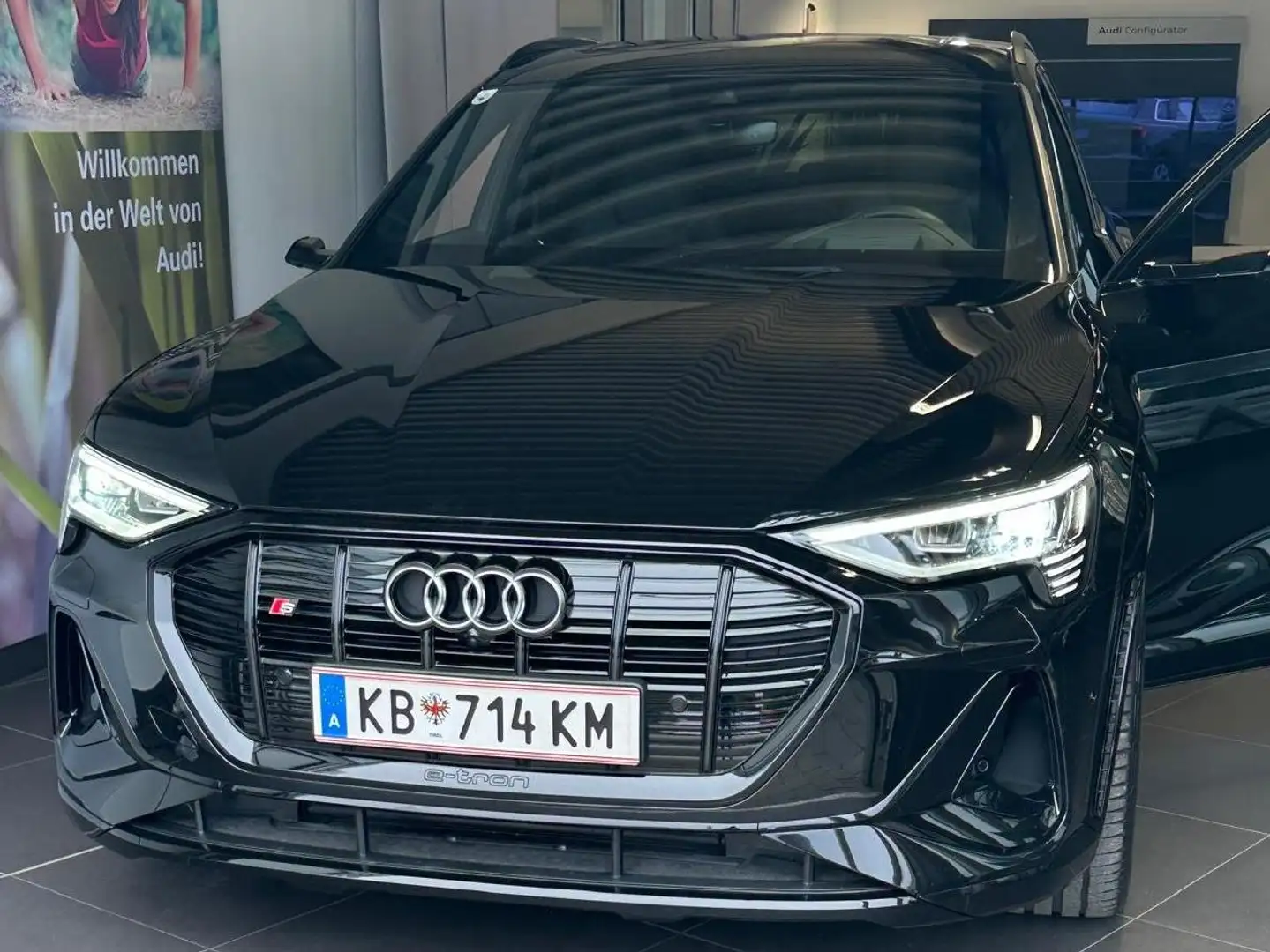 Audi e-tron S quattro Schwarz - 1