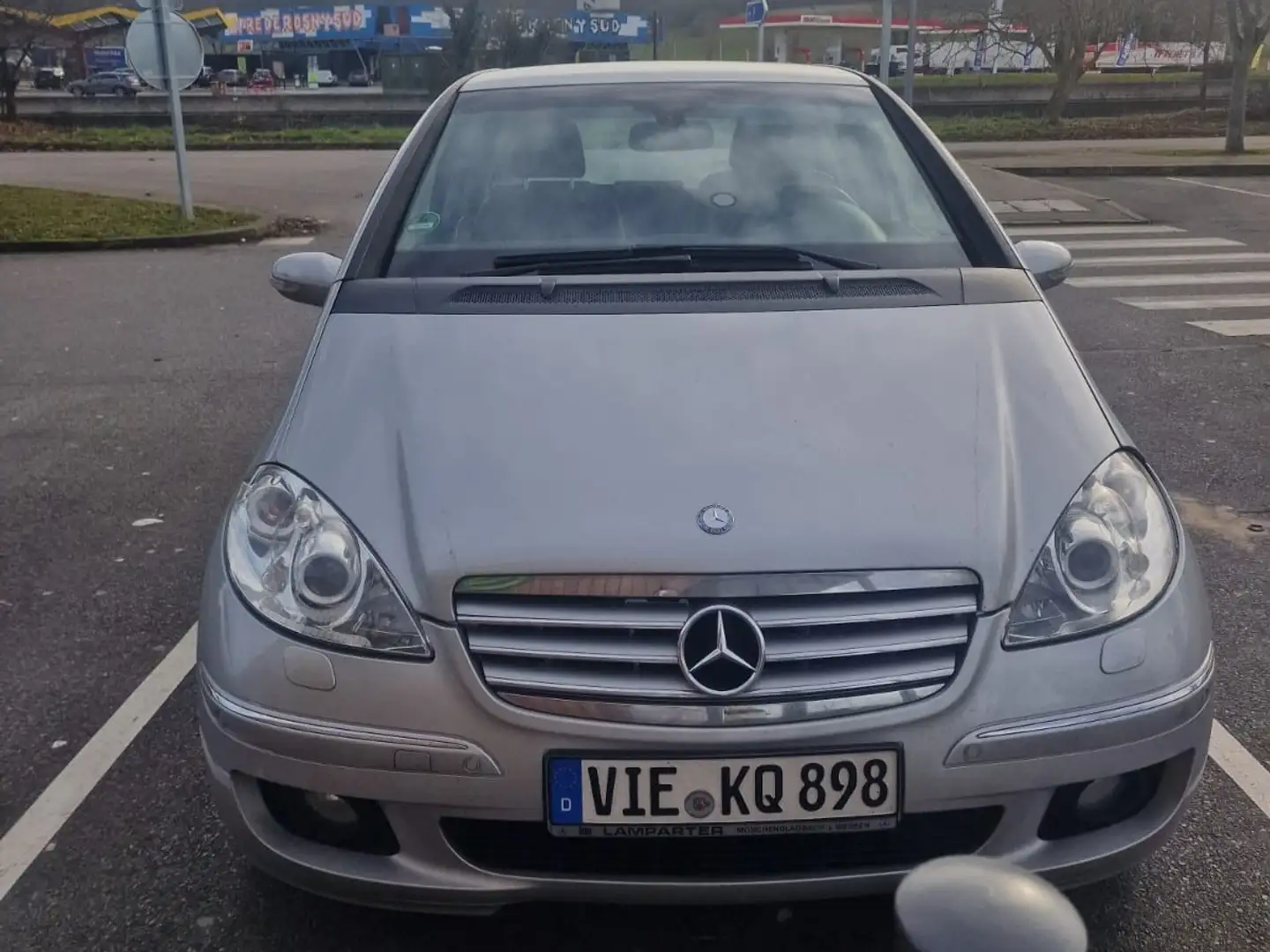 Mercedes-Benz 180 - 1