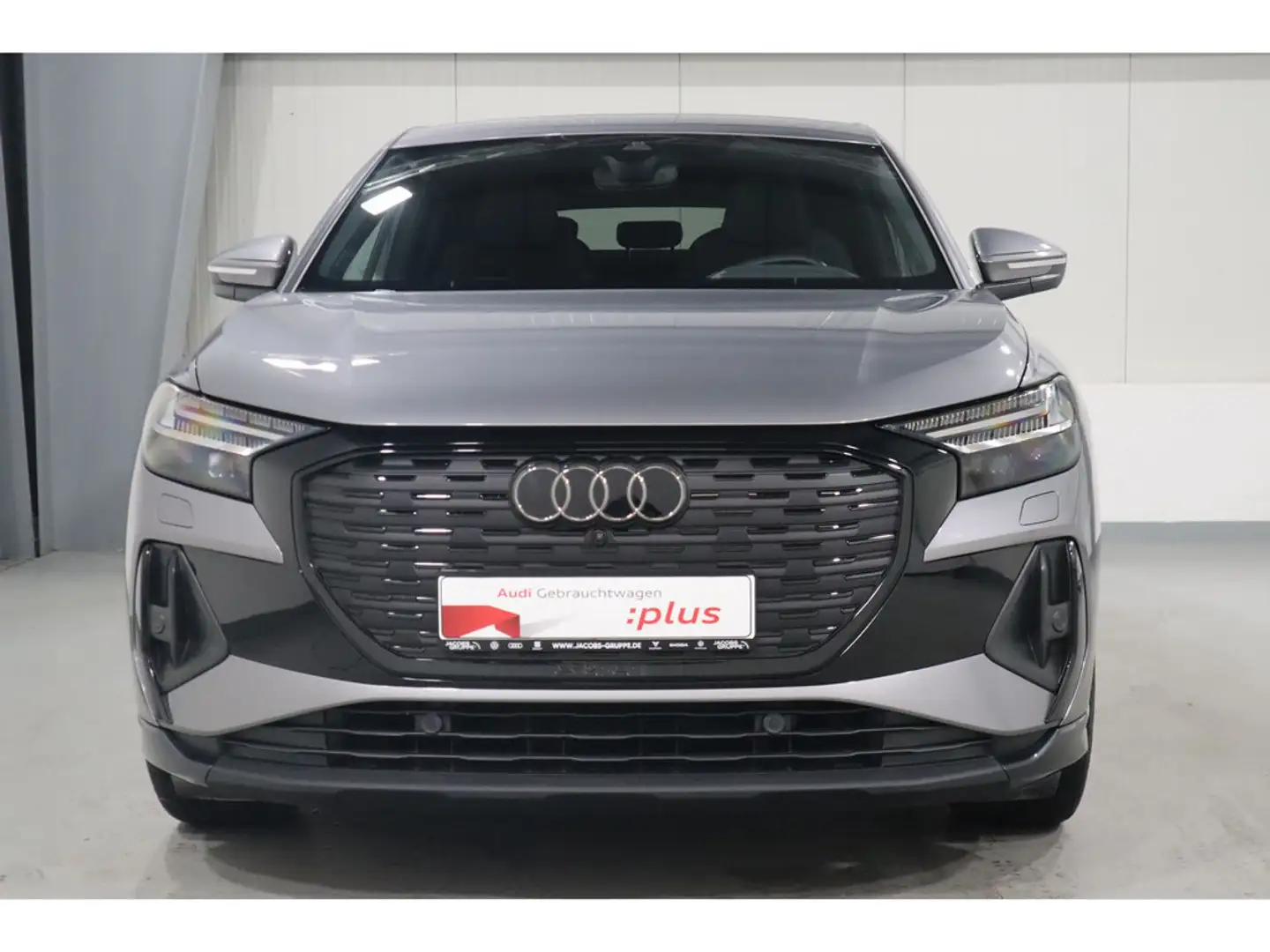 Audi Q4 e-tron Grau - 2