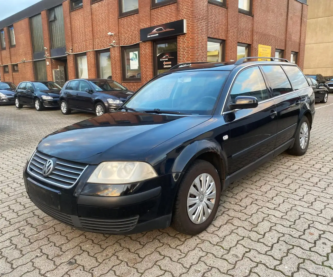 Volkswagen Passat Variant 1.9 TDI Family Schwarz - 1