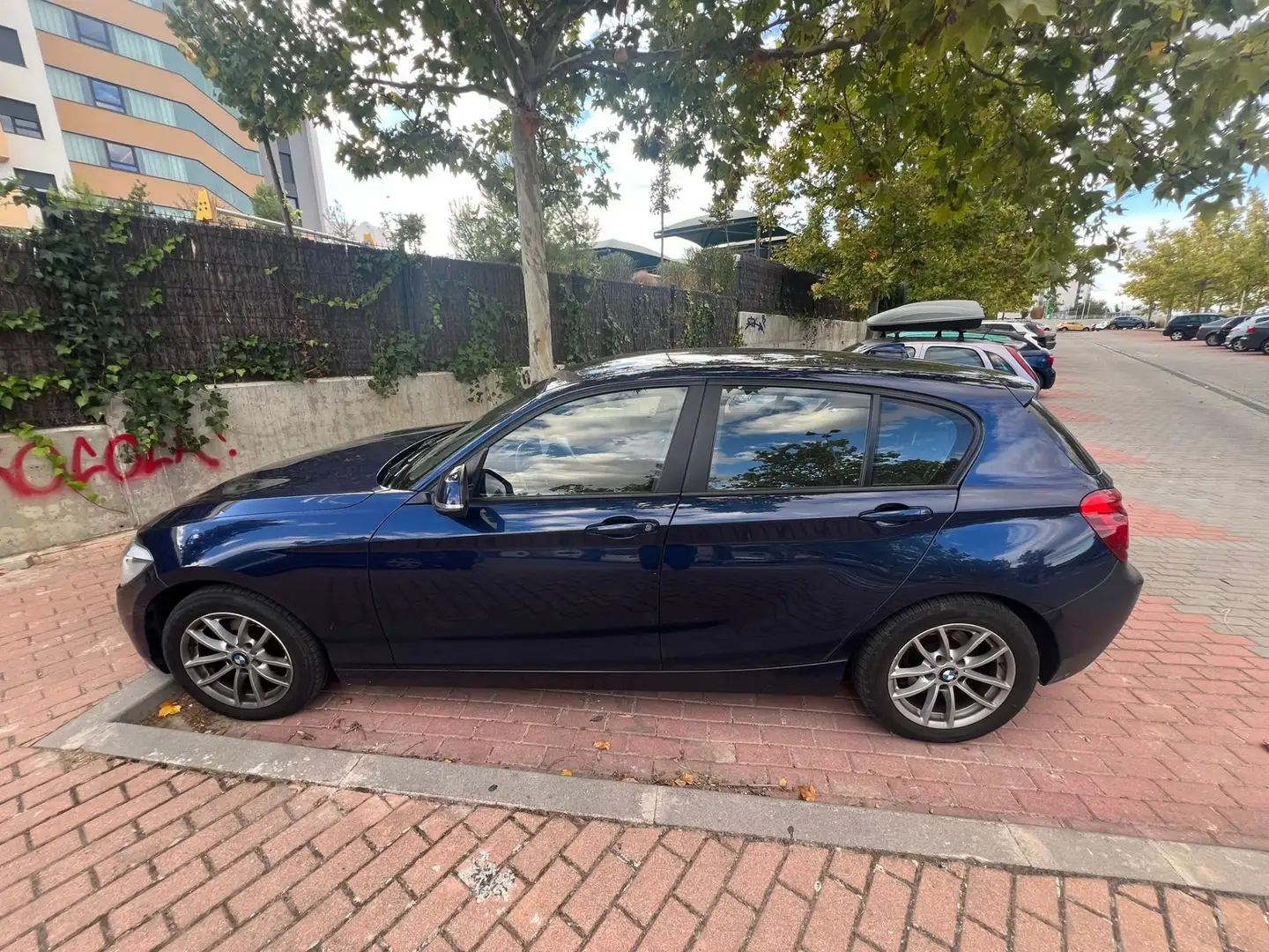 BMW 116 116d Efficient Dynamics Essential Edition - 1