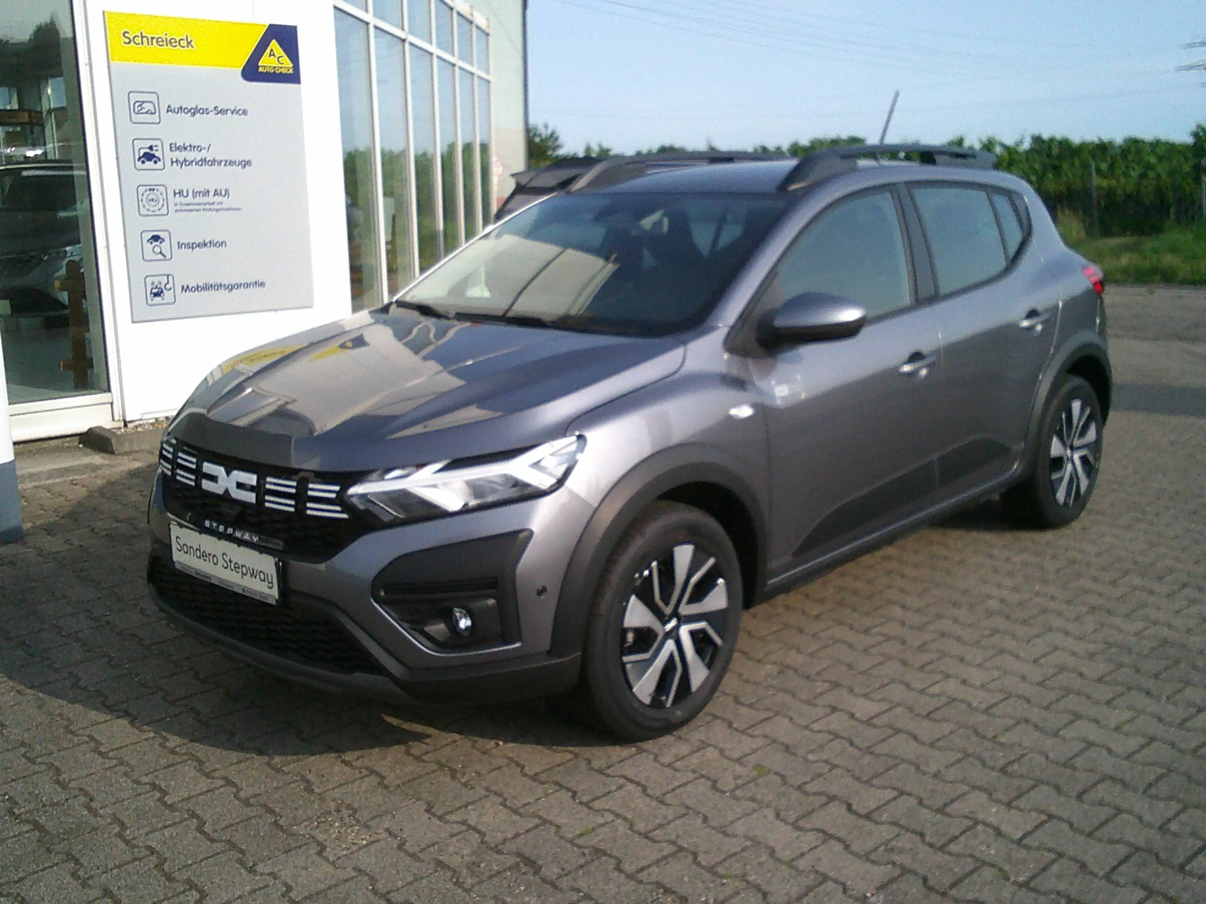 Dacia Sandero Stepway Extreme, Navi — photo 8