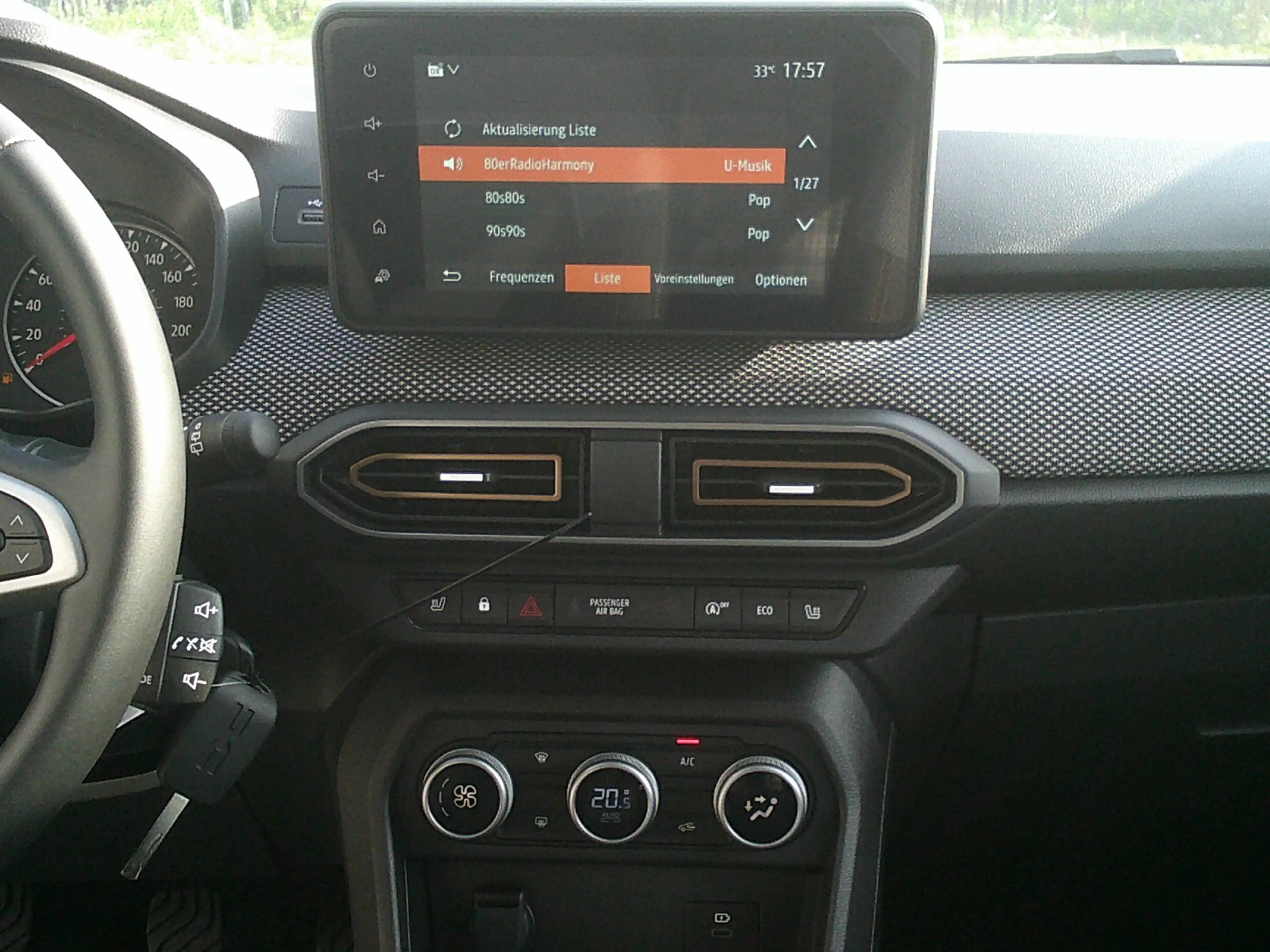 Dacia Sandero Stepway Extreme, Navi — photo 15