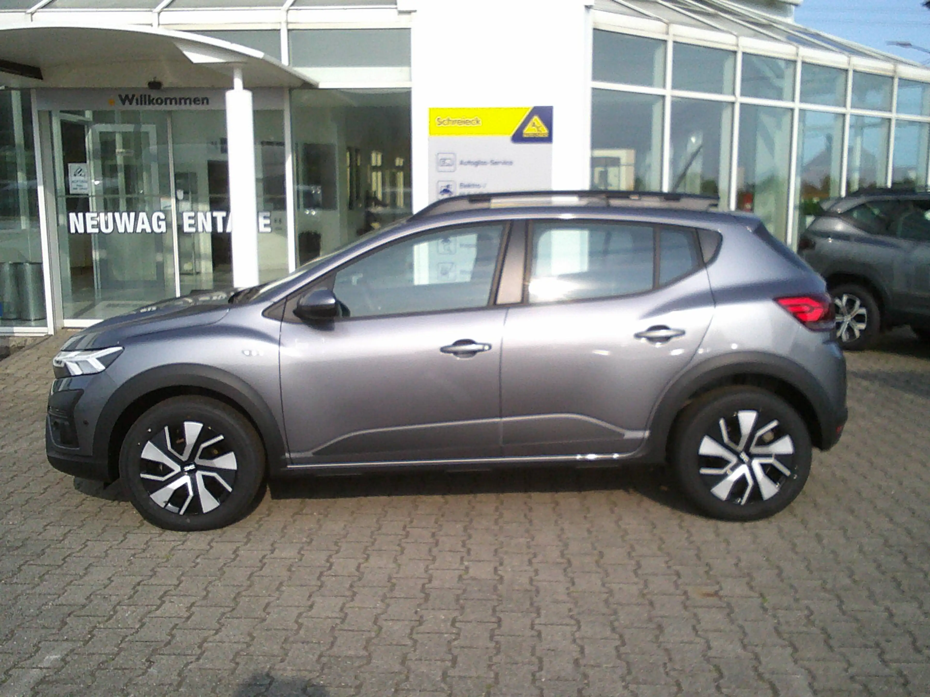 Dacia Sandero Stepway Extreme, Navi — photo 6