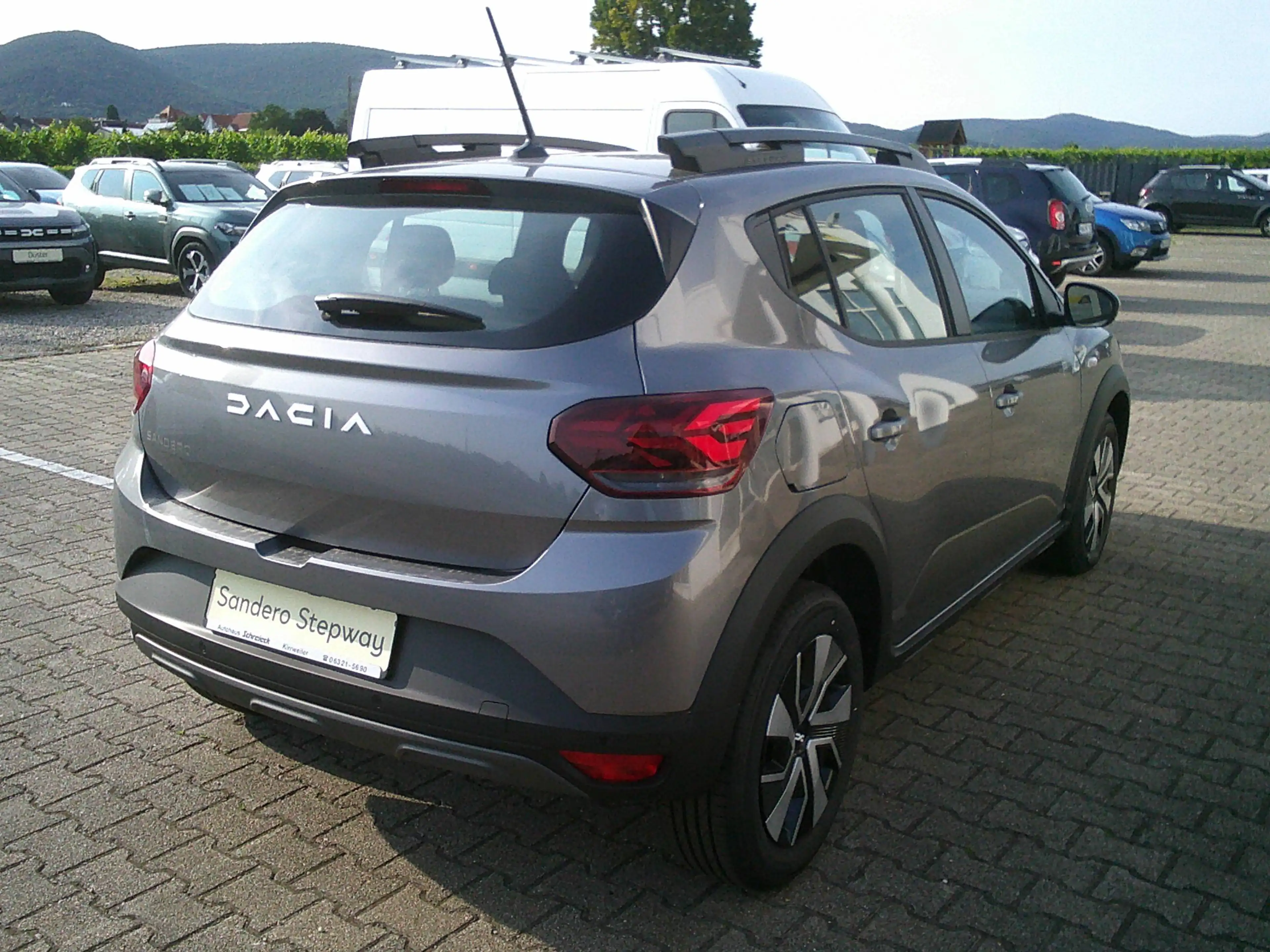 Dacia Sandero Stepway Extreme, Navi — photo 3