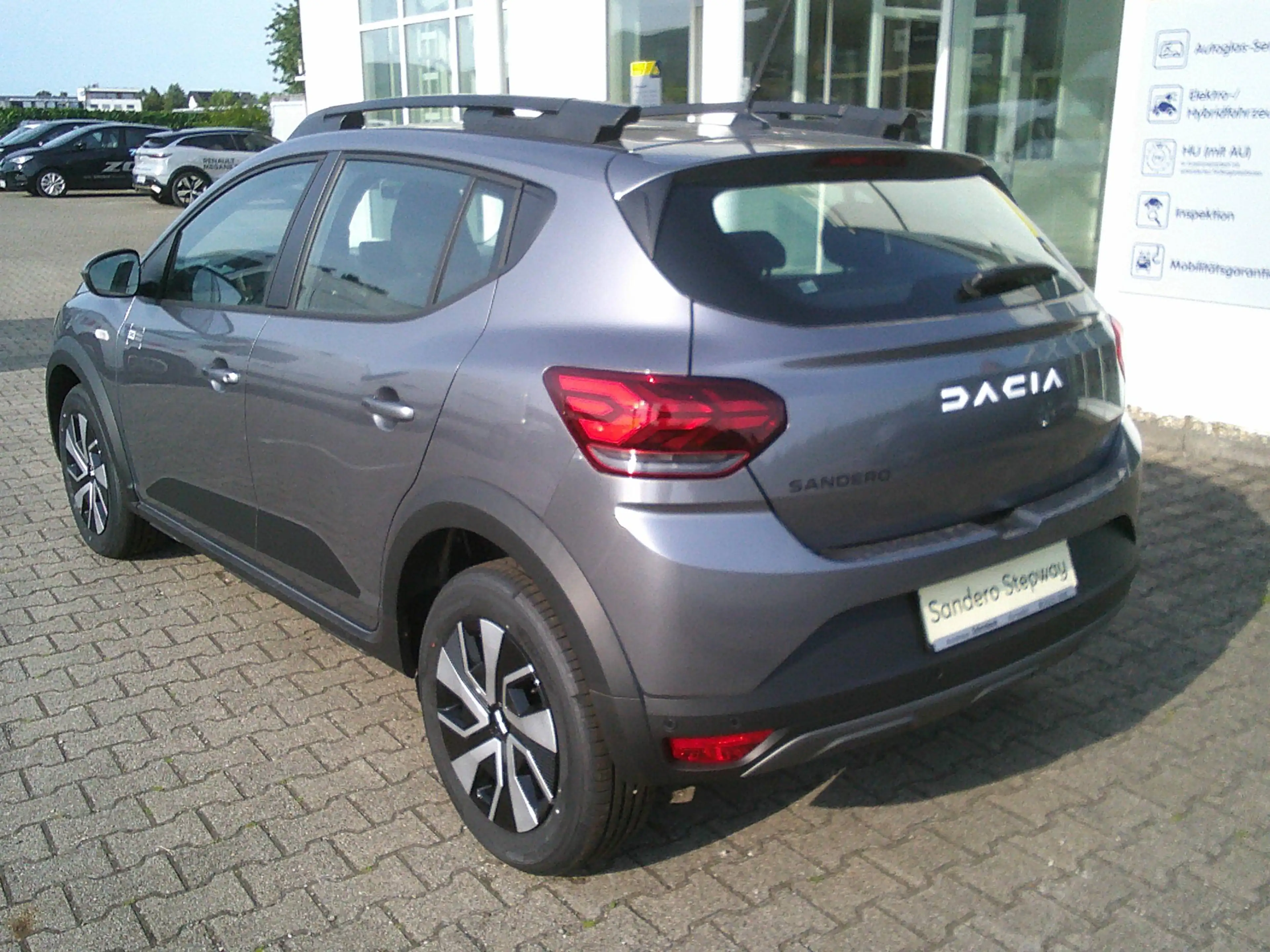 Dacia Sandero Stepway Extreme, Navi — photo 5