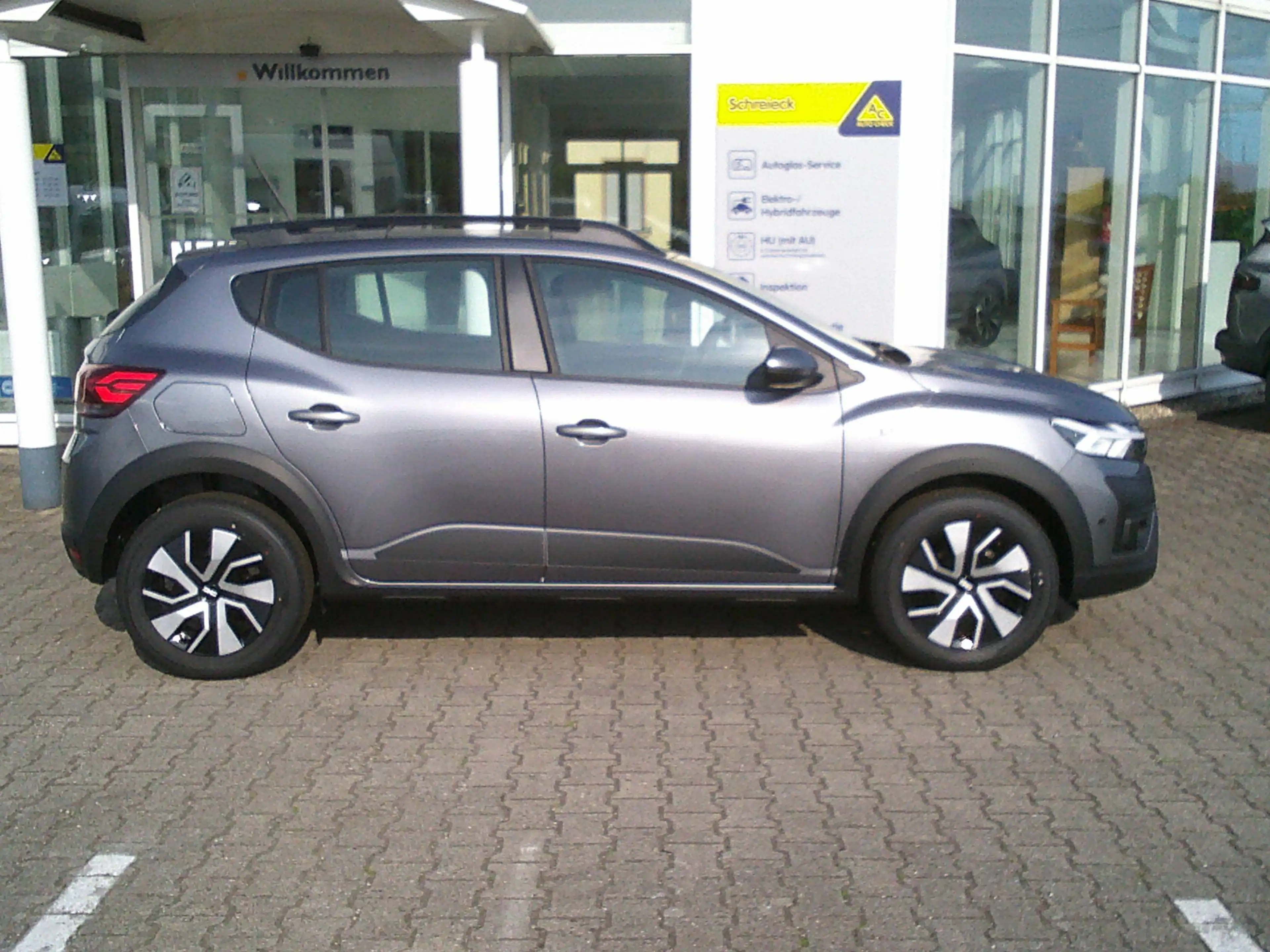 Dacia Sandero Stepway Extreme, Navi — photo 2