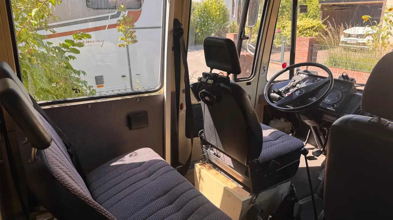 Mercedes-Benz 407D, foto 12