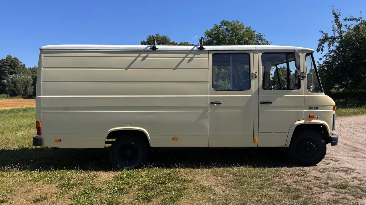 Mercedes-Benz 407D, foto 3