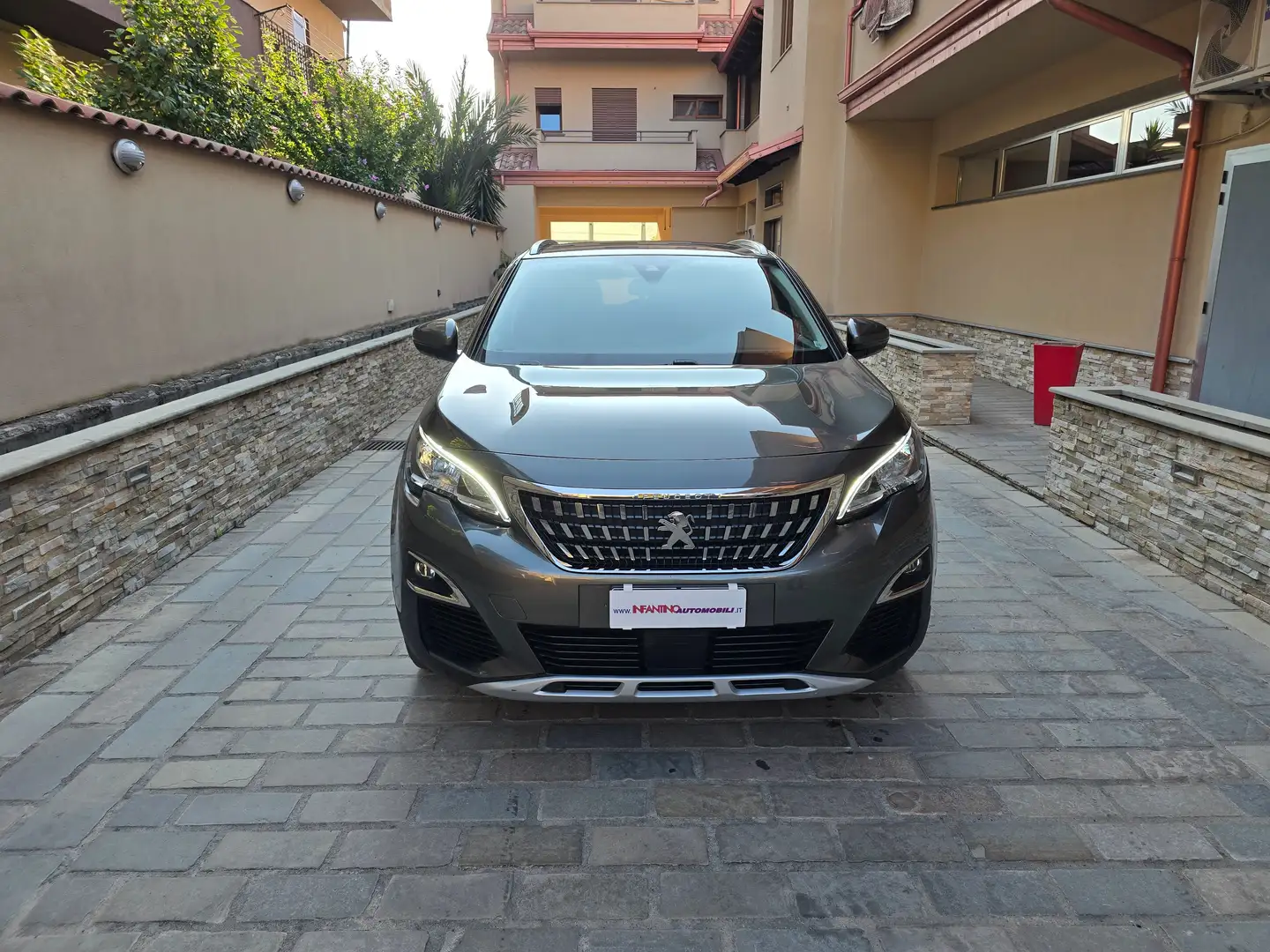 Peugeot 3008 1.5 bluehdi Allure Uniproprietario Km Certificati Grijs - 2