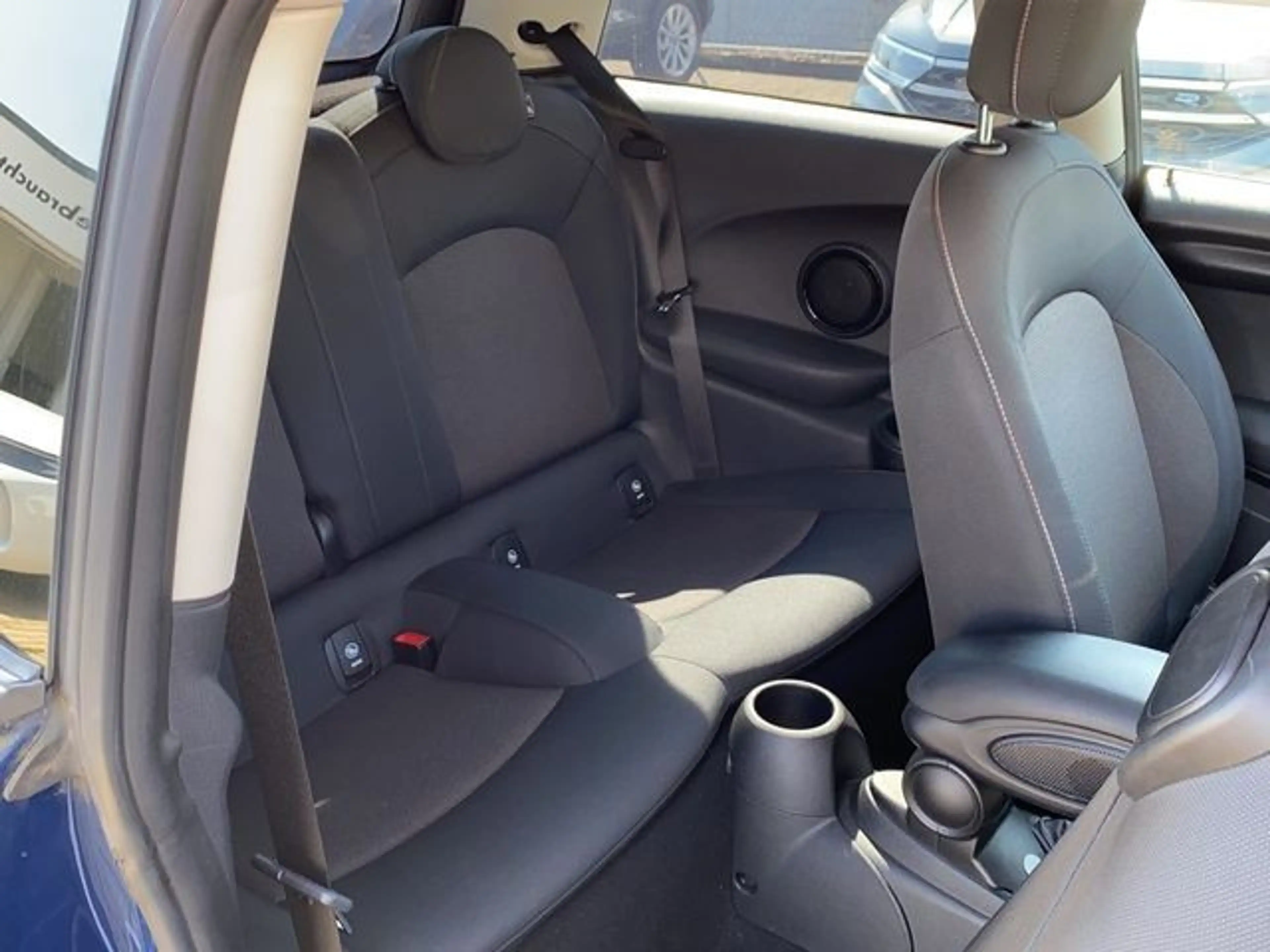 MINI Cooper D LED+SHZ+PDC V&H+Alu 16" — photo 12