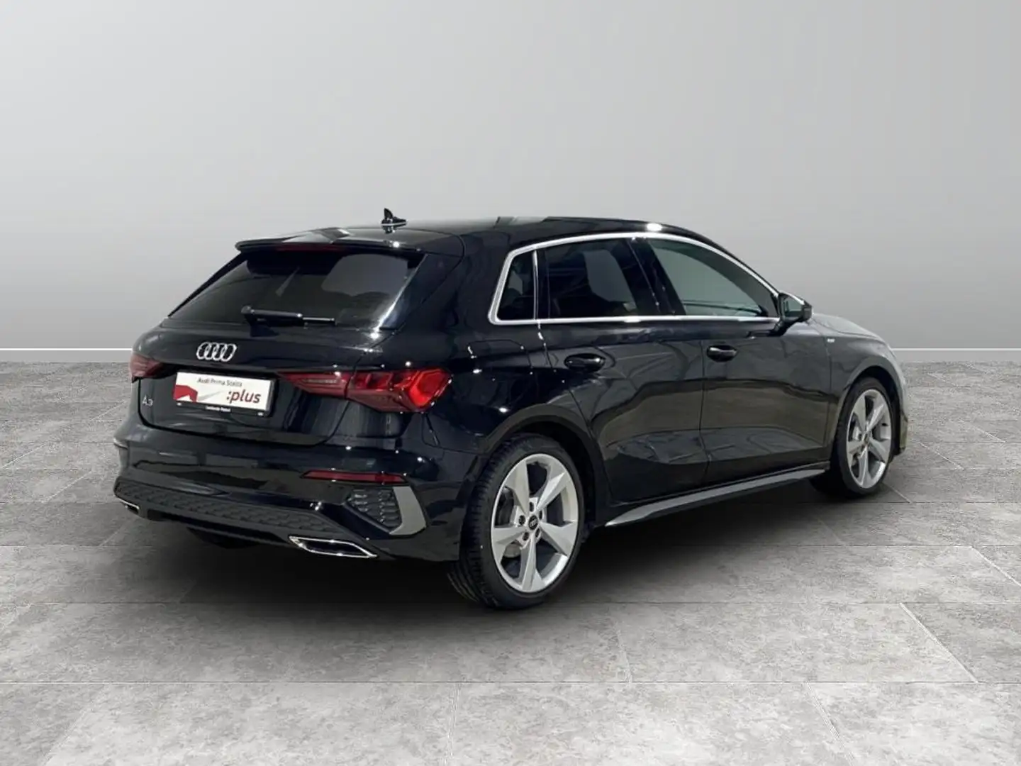 Audi A3 Sportback 35 2.0 tdi S line Edition s-tronic Zwart - 2