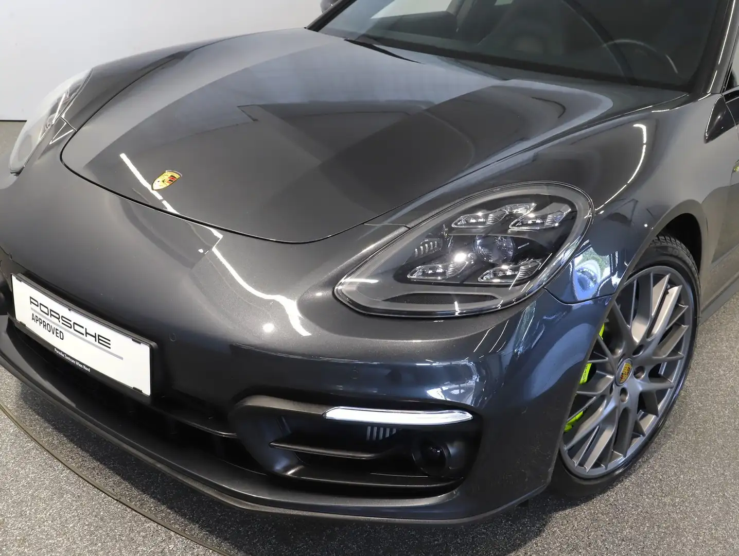 Porsche Panamera 4 E-Hybrid Grau - 2