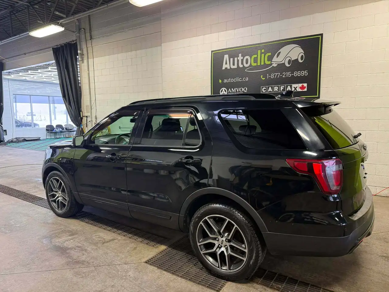 Ford Explorer снимка Ford Explorer