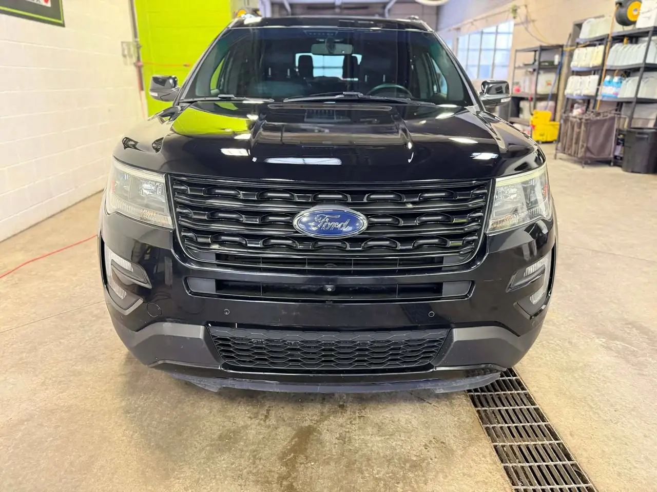 Ford Explorer снимка Ford Explorer